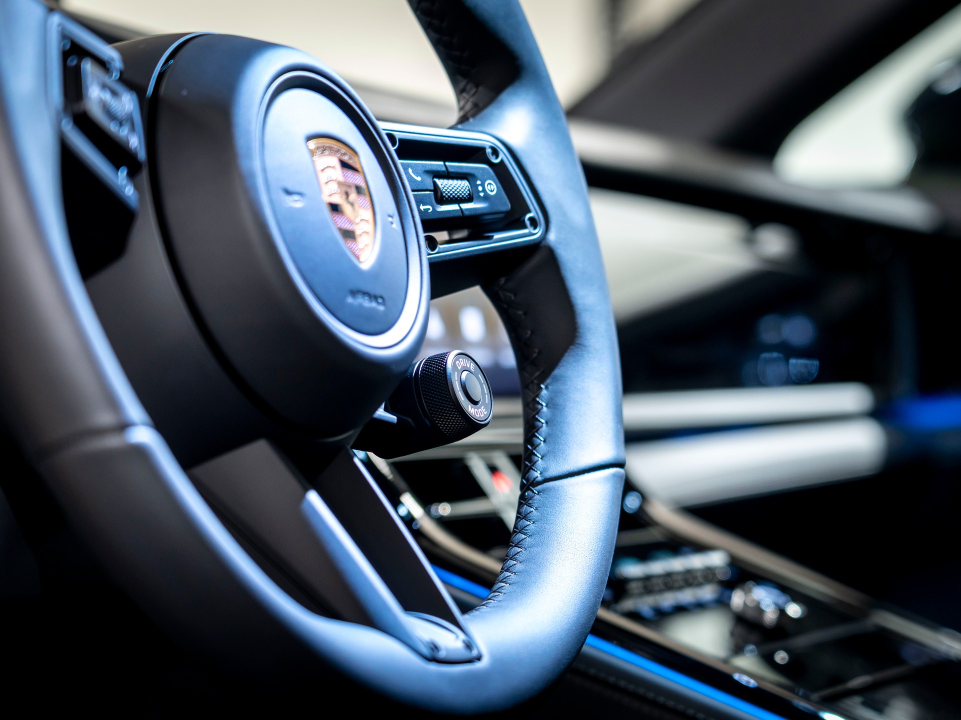 PORSCHE Panamera 4S E-Hybrid PDK-image-14