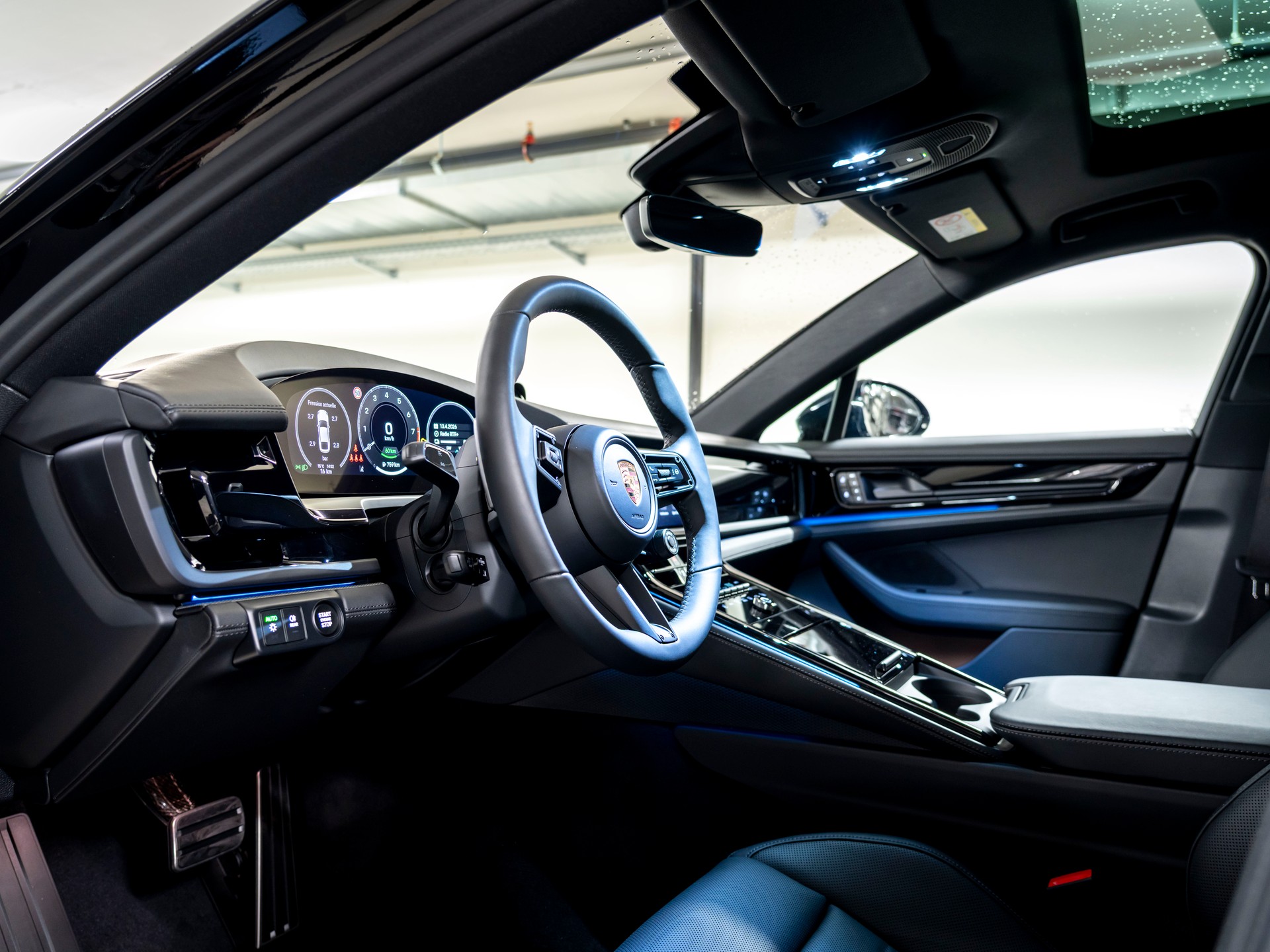 PORSCHE Panamera 4S E-Hybrid PDK-image-12