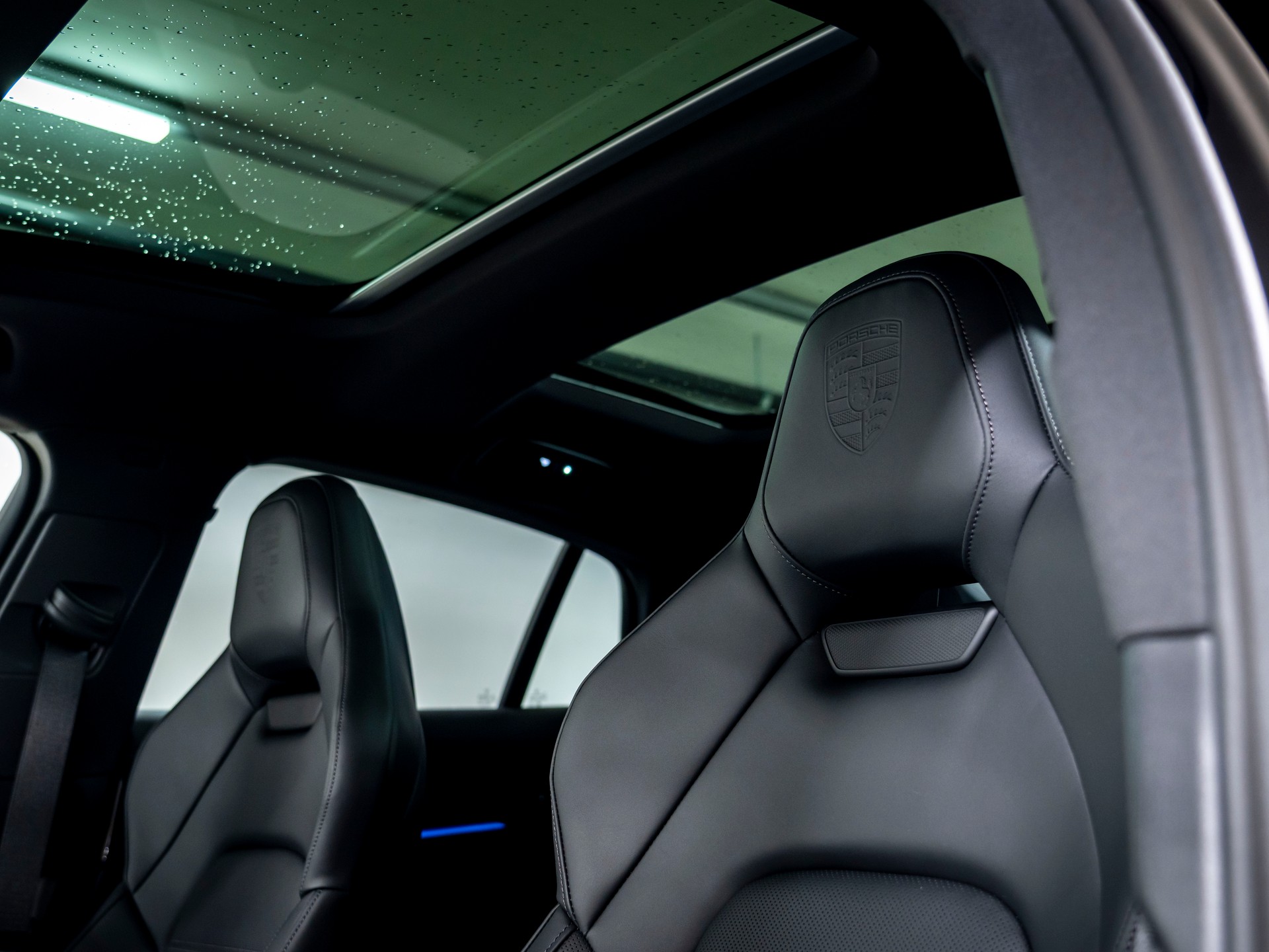 PORSCHE Panamera 4S E-Hybrid PDK-image-16