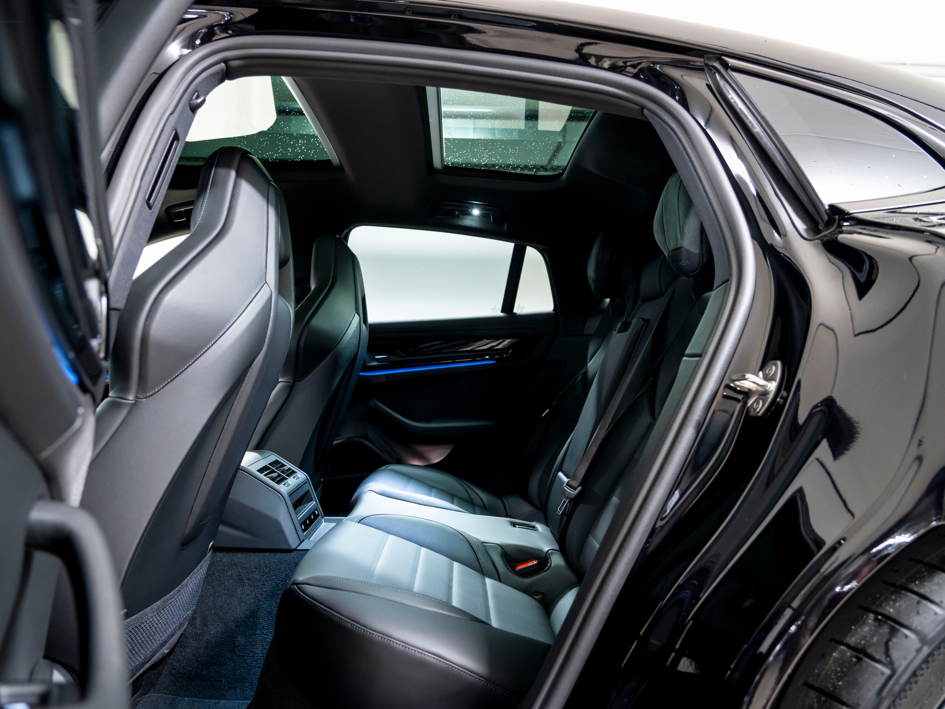 PORSCHE Panamera 4S E-Hybrid PDK-image-22