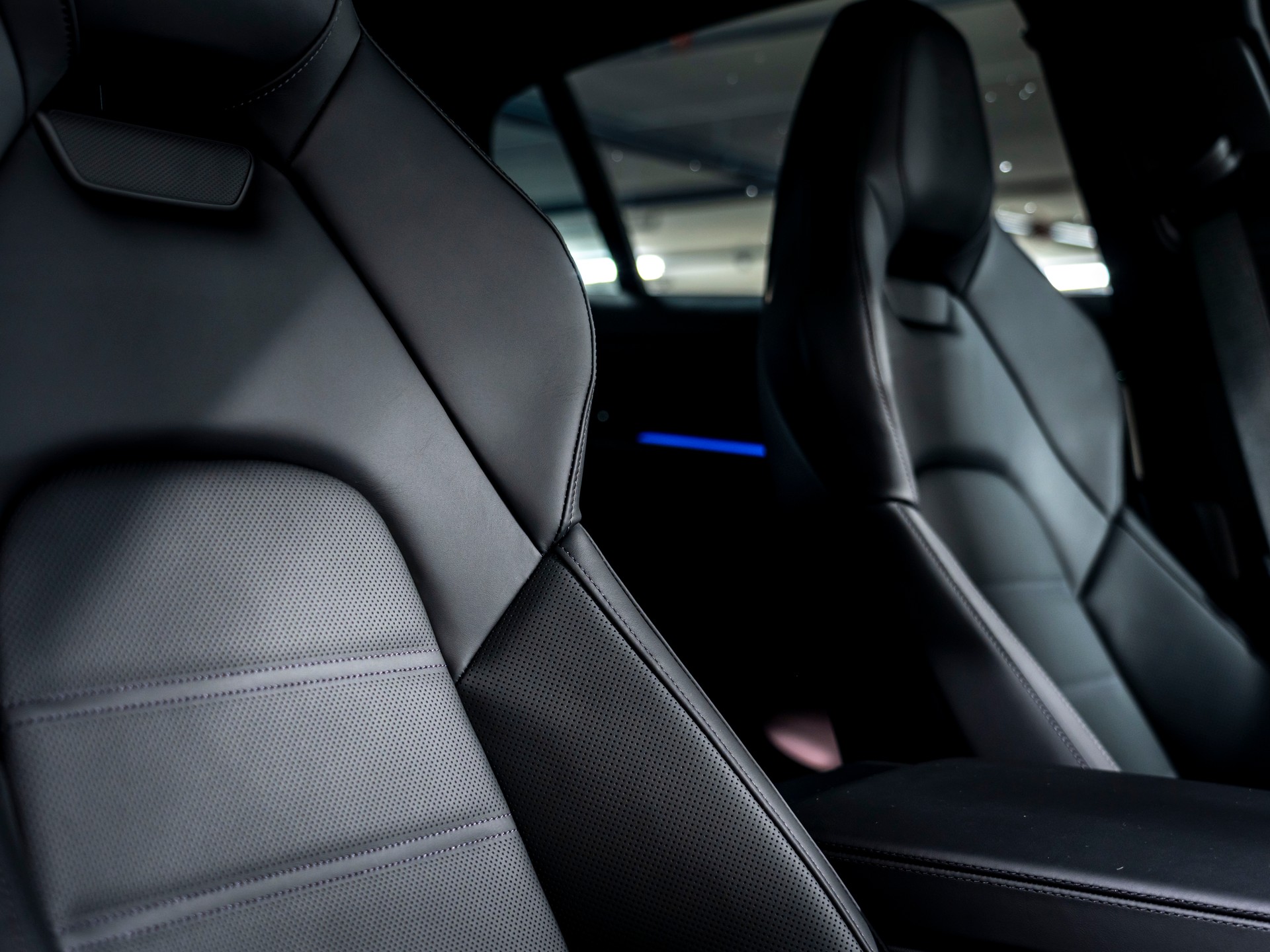 PORSCHE Panamera 4S E-Hybrid PDK-image-18