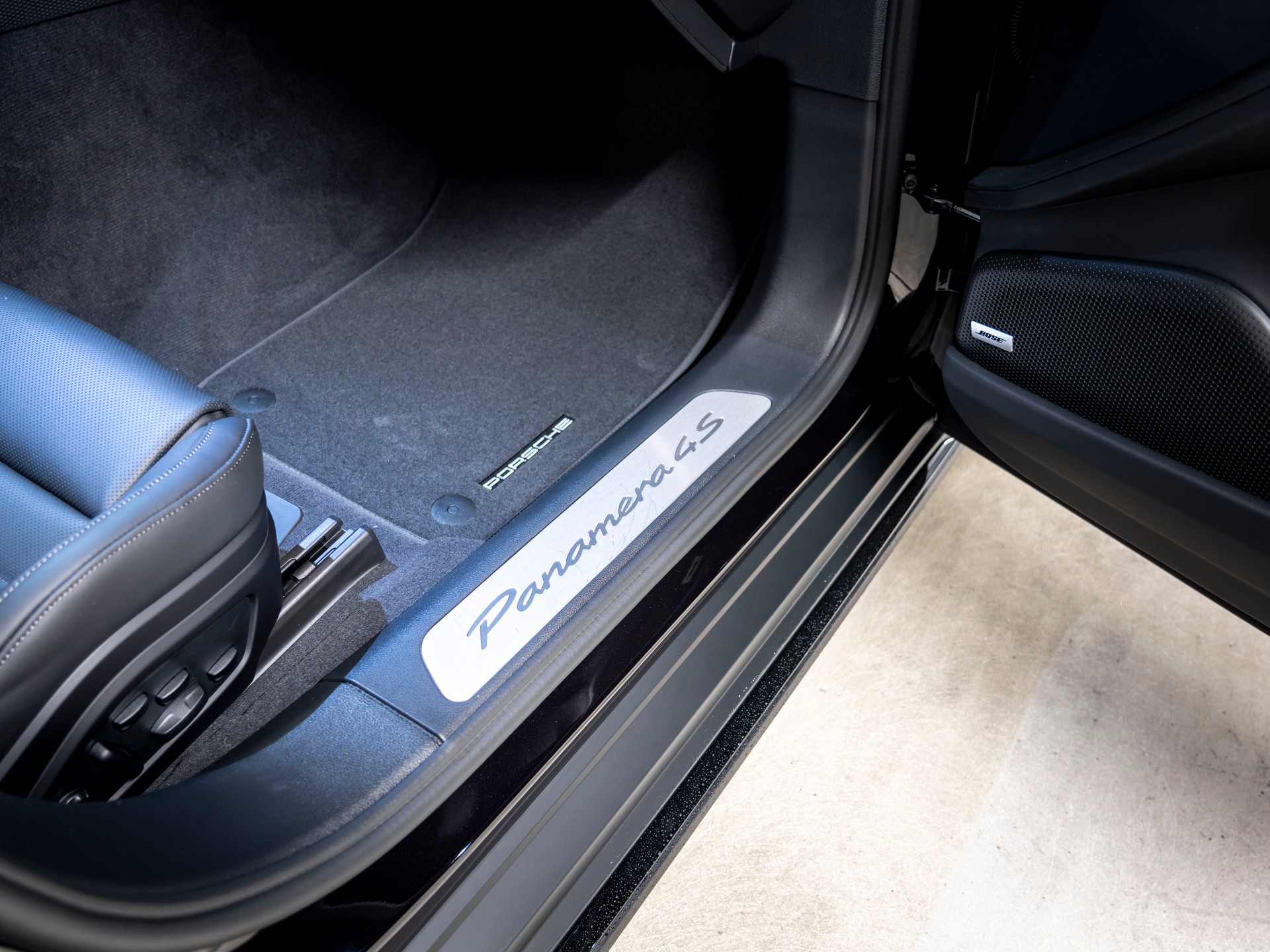 PORSCHE Panamera 4S E-Hybrid PDK-image-19