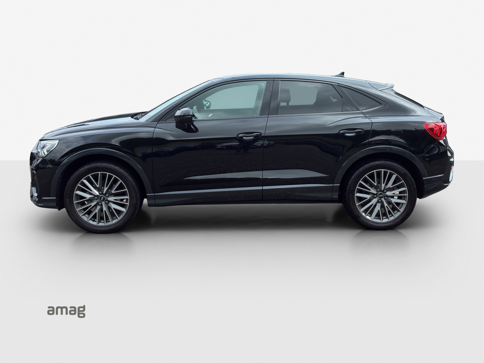 AUDI Q3 Sportback 35 TFSI Attraction S-tronic-image-1