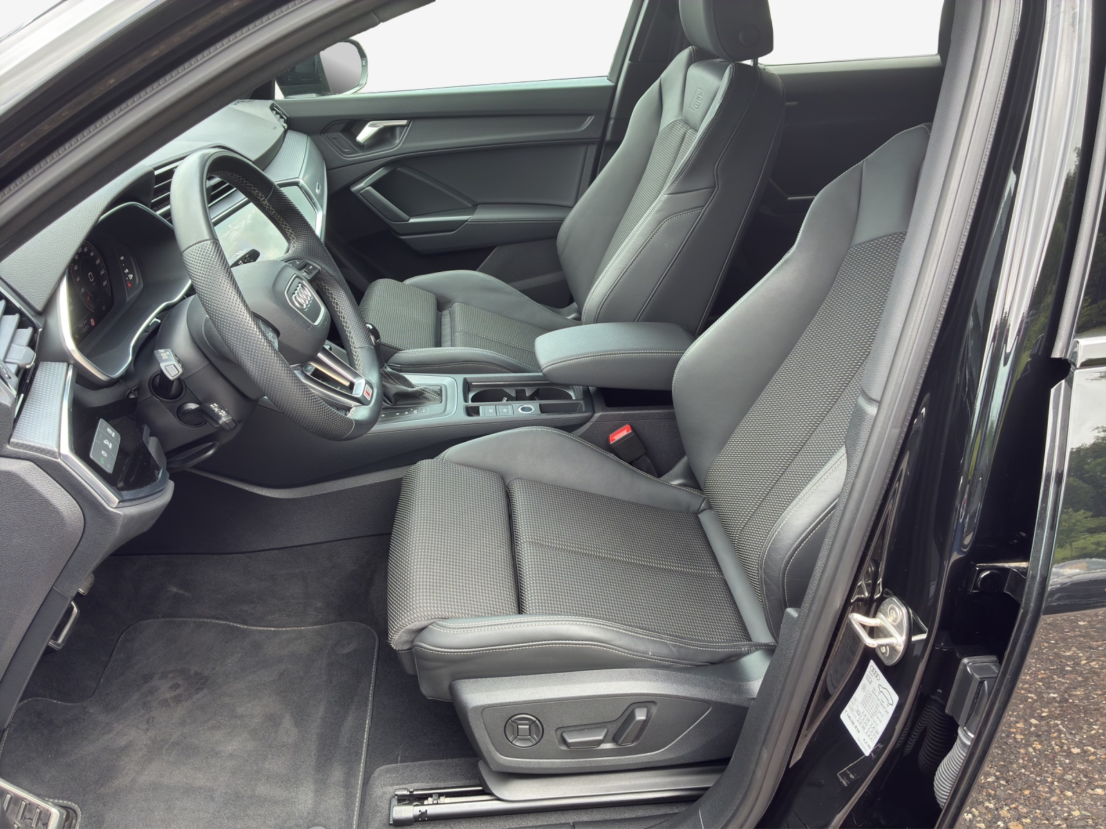 AUDI Q3 Sportback 35 TFSI Attraction S-tronic-image-7
