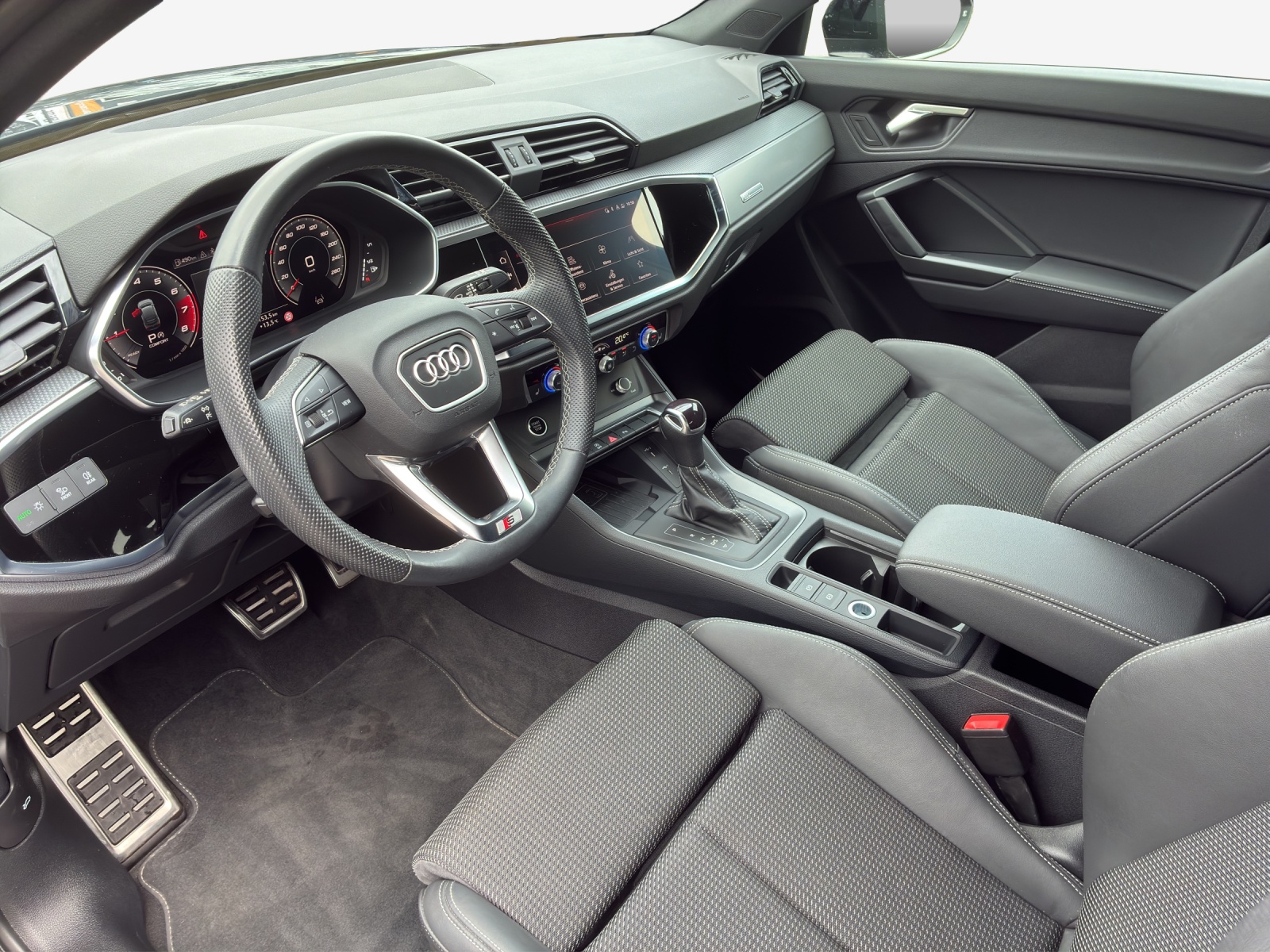 AUDI Q3 Sportback 35 TFSI Attraction S-tronic-image-8
