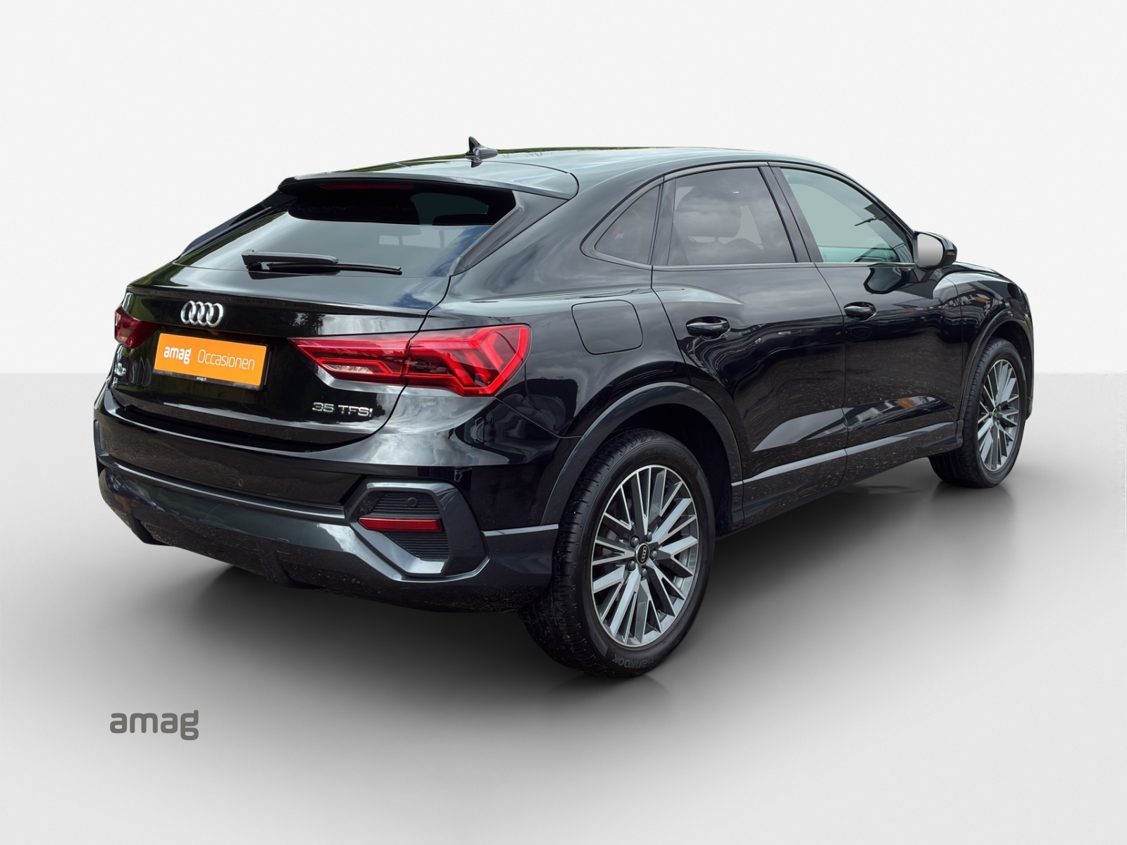 AUDI Q3 Sportback 35 TFSI Attraction S-tronic-image-4