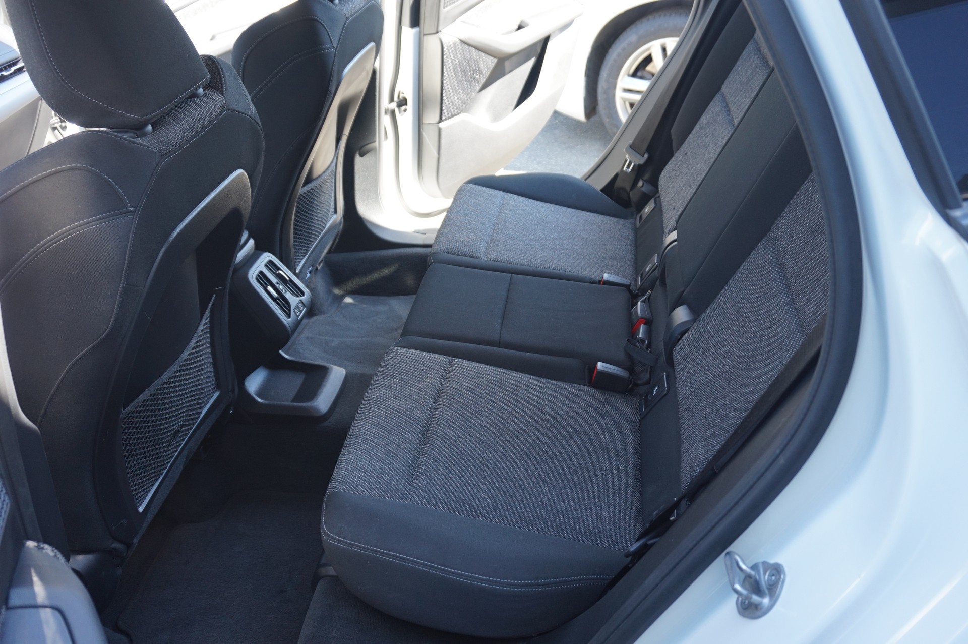 BMW 223d Active Tourer xDrive DKG-image-9