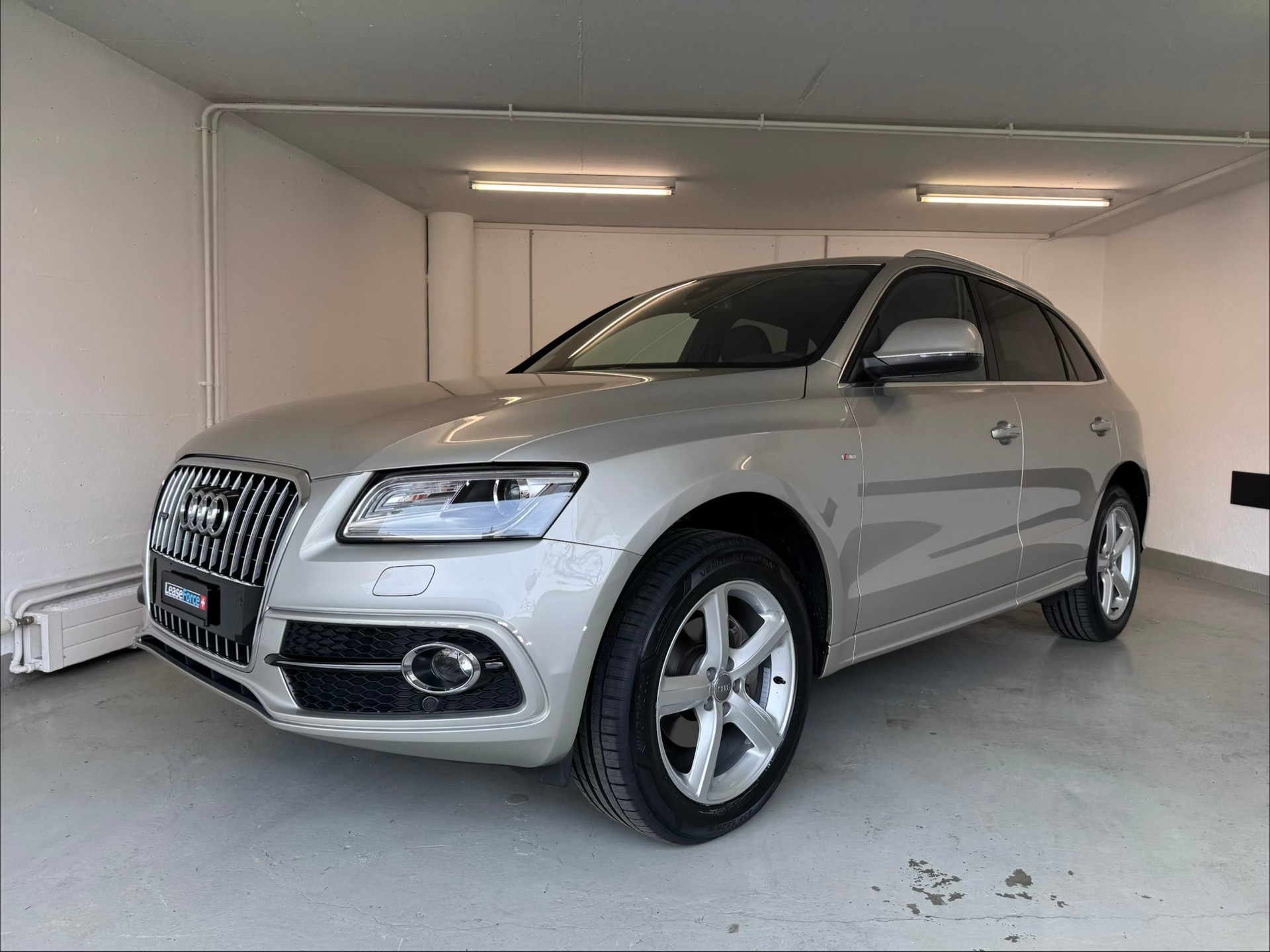 AUDI Q5 2.0 TDI quattro S-tronic-image-1