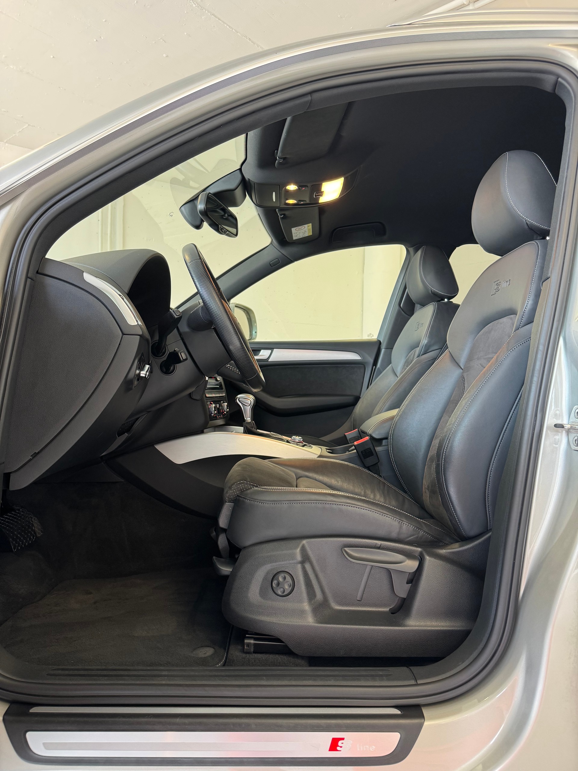 AUDI Q5 2.0 TDI quattro S-tronic-image-4