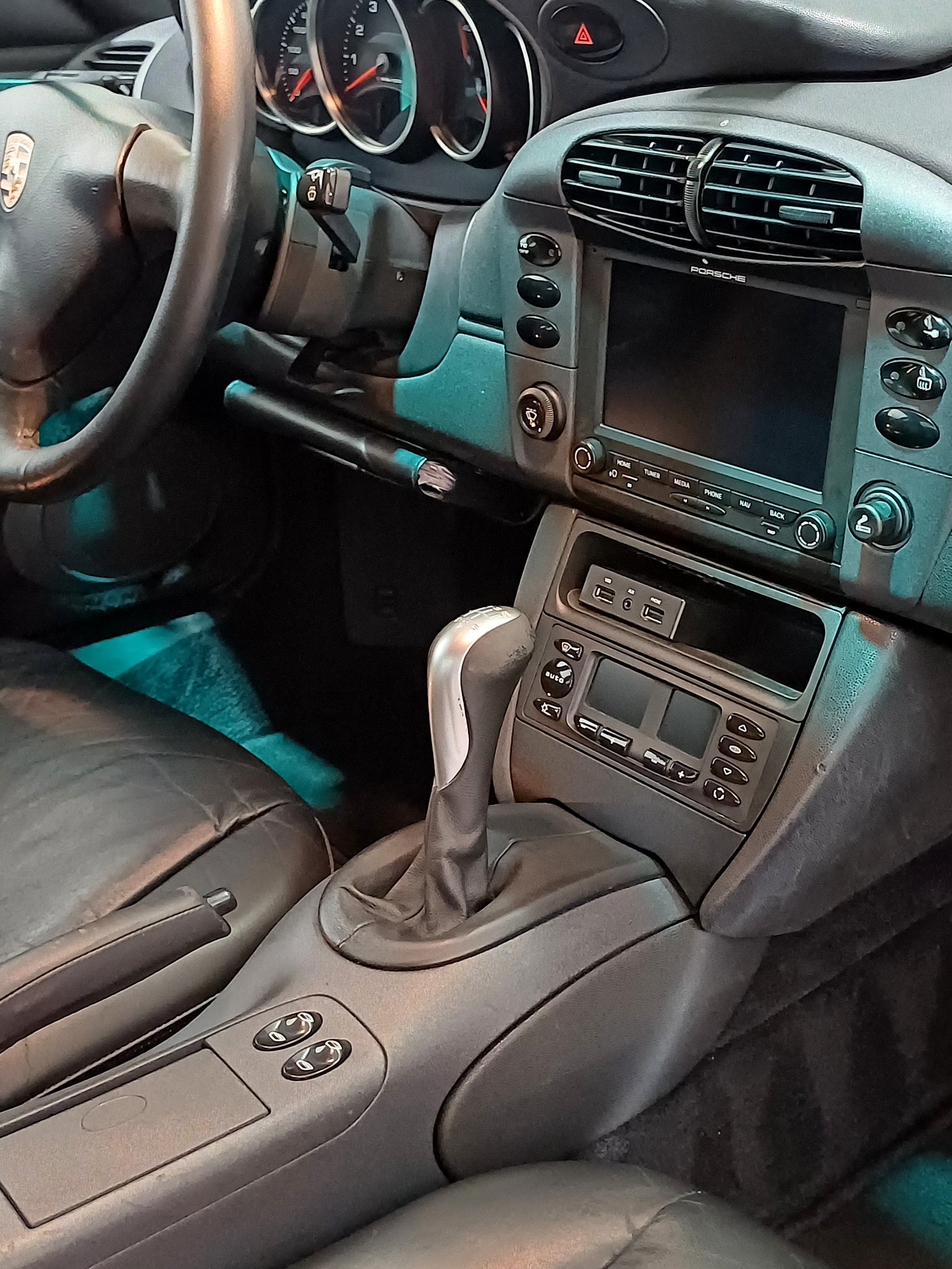 PORSCHE 3.4 Carrera-image-6