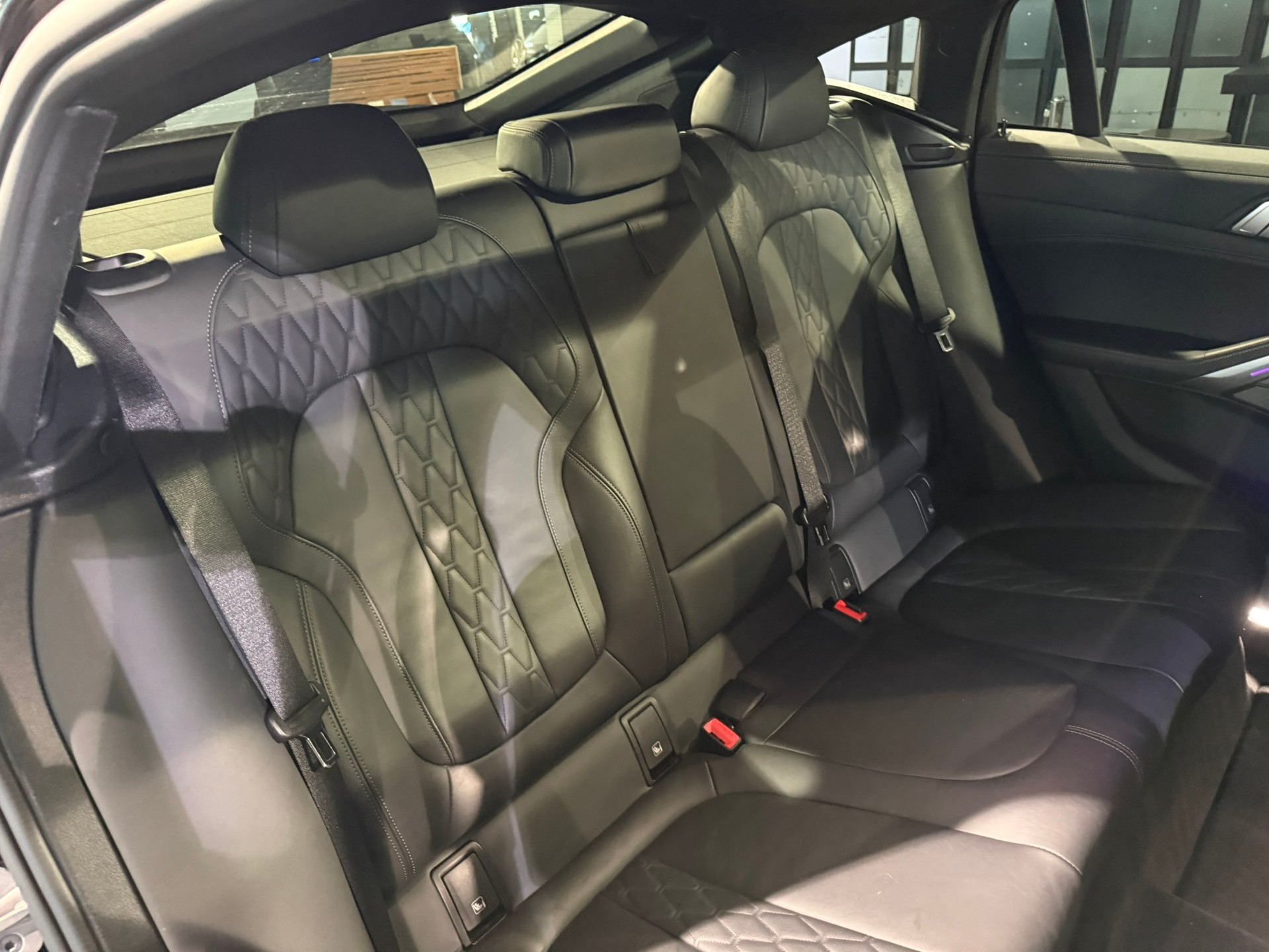 BMW X6 xDrive 48V 40d Steptronic M Sport-image-18