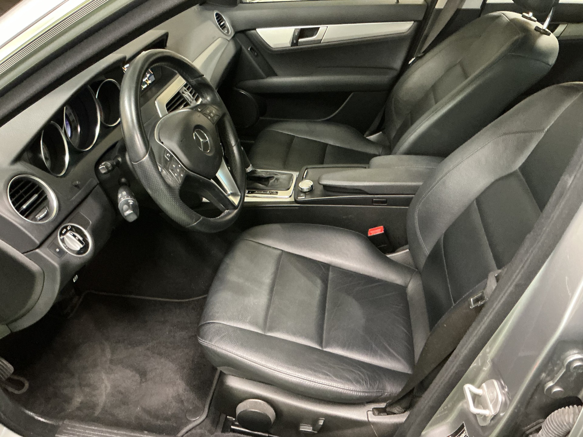 MERCEDES-BENZ C 300 CDI Avantgarde 4Matic 7G-Tronic-image-8