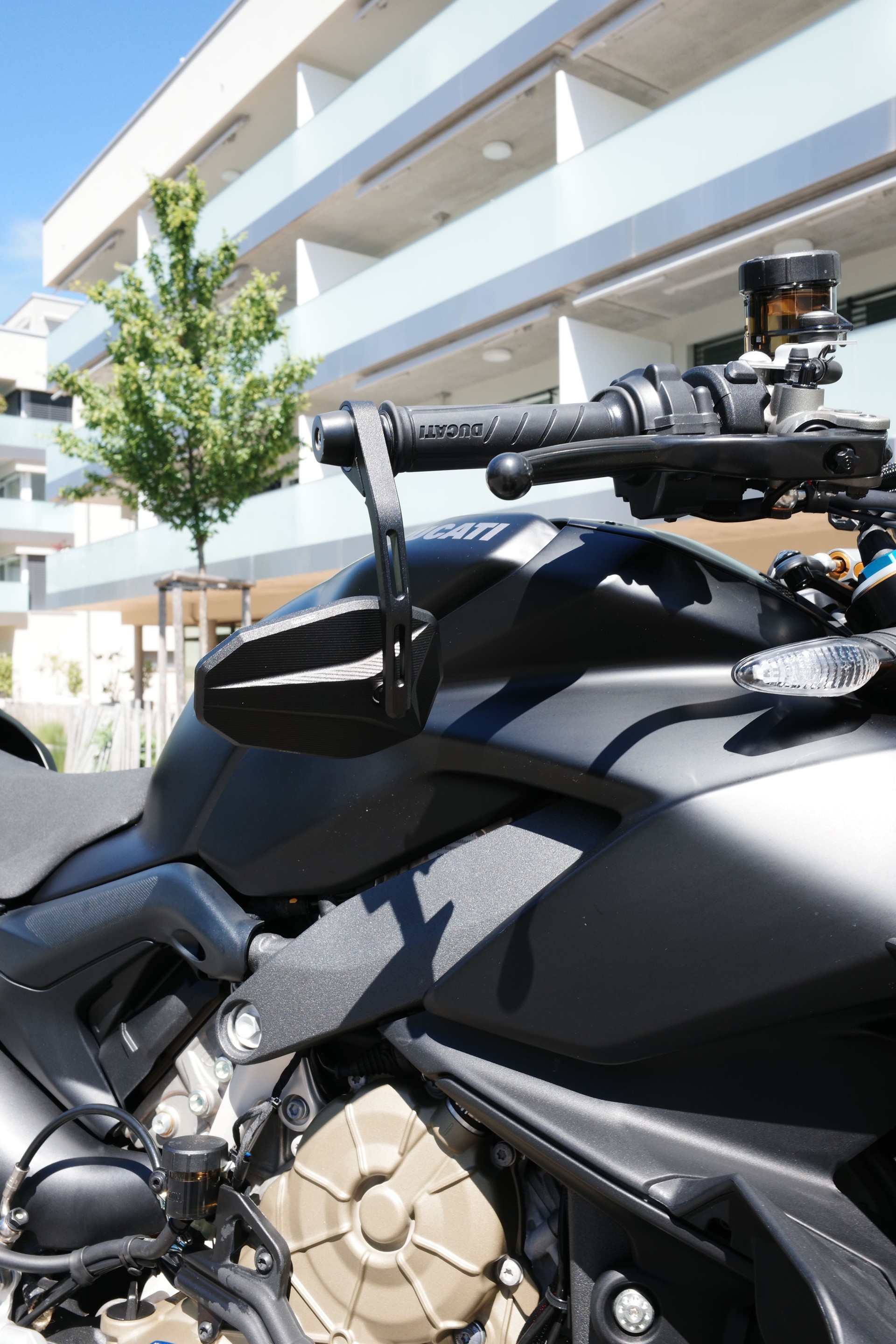 DUCATI Streetfighter V4 S-image-3