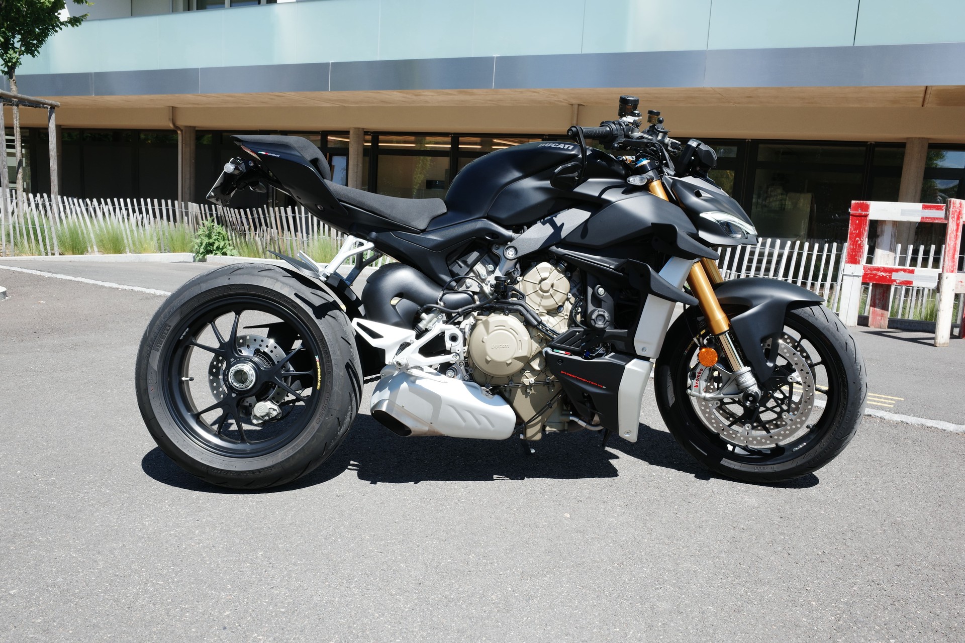 DUCATI Streetfighter V4 S-image-7
