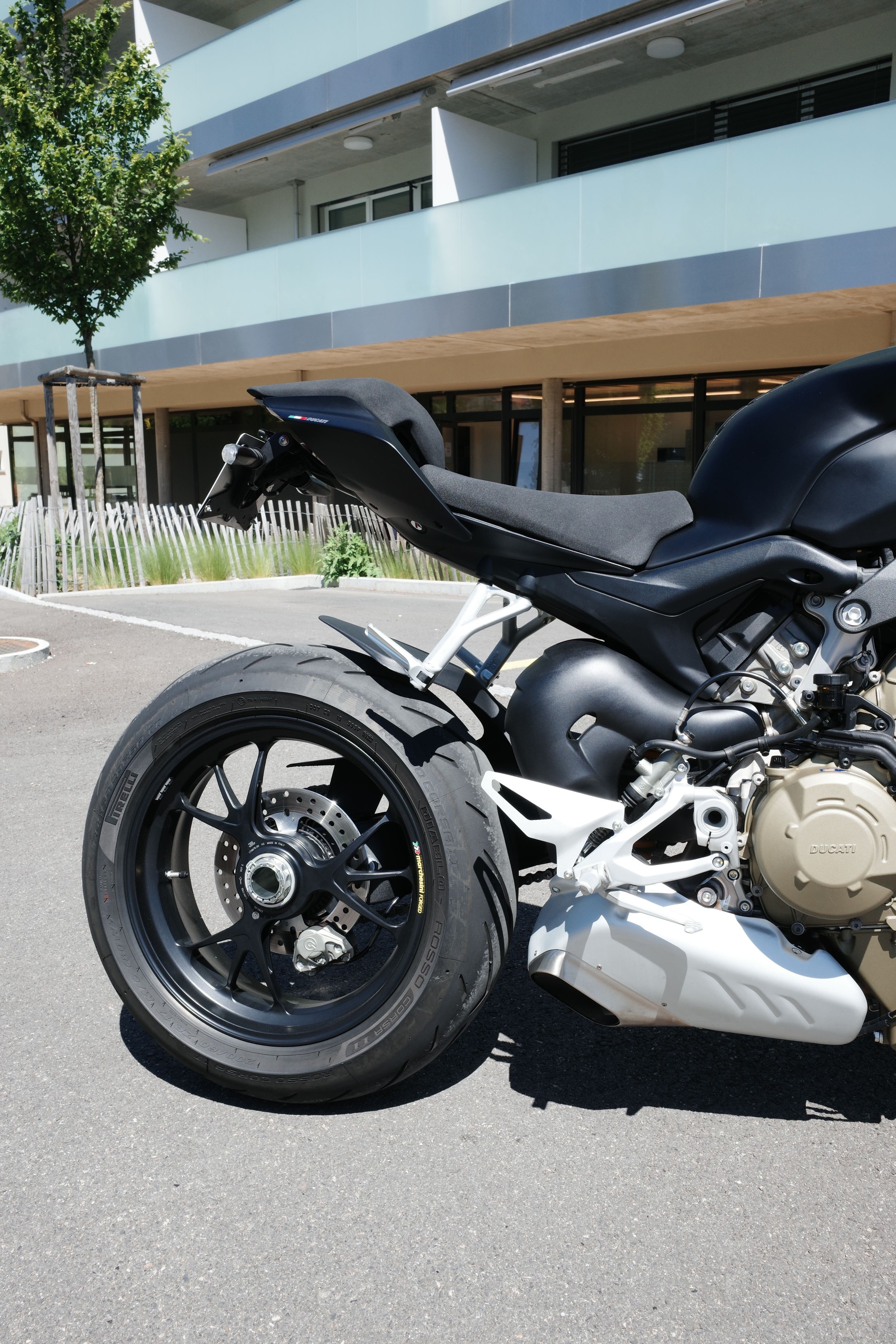 DUCATI Streetfighter V4 S-image-4