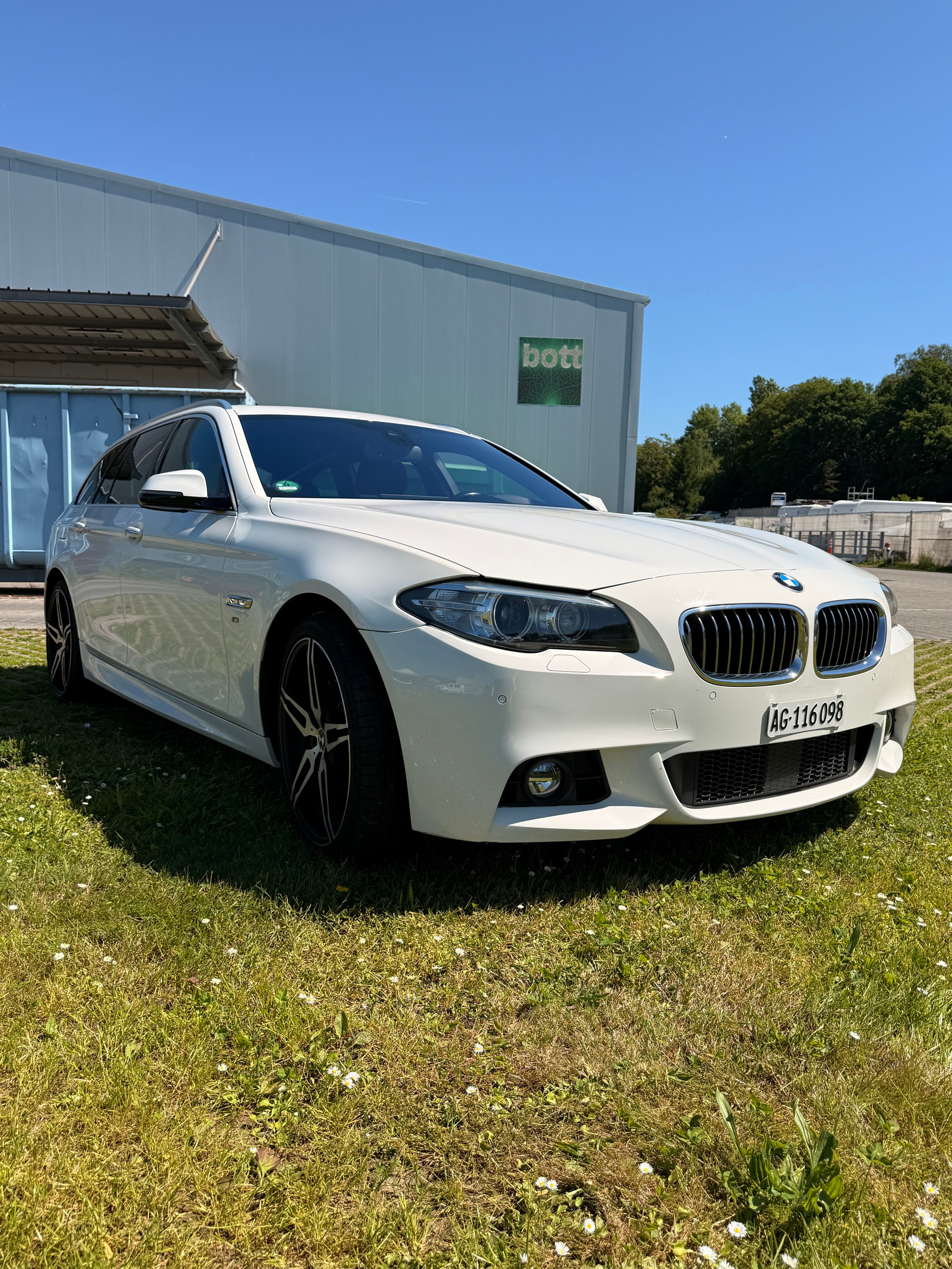 BMW 530d xDrive-image-4