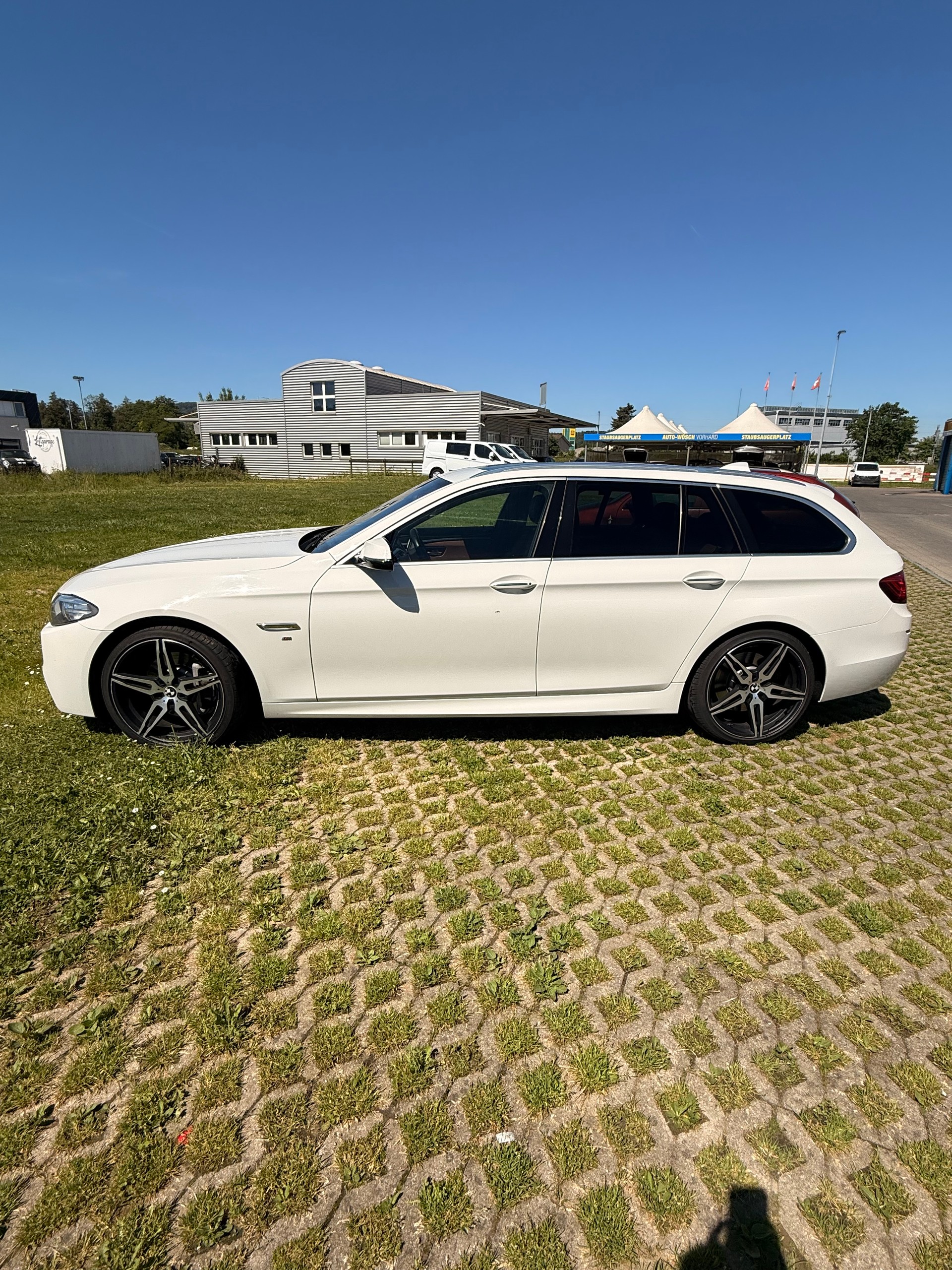 BMW 530d xDrive-image-2
