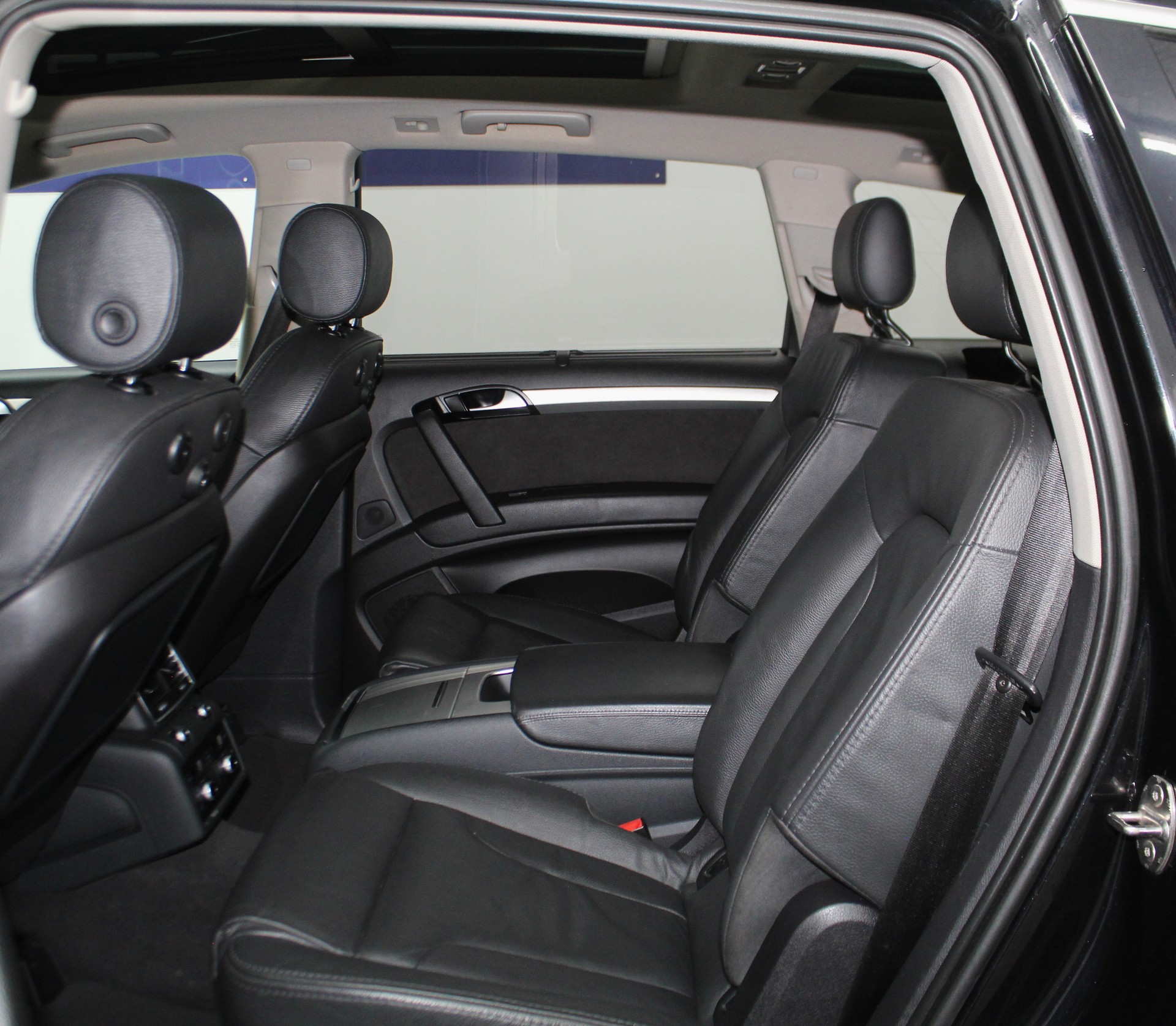 AUDI Q7 3.0 TFSI quattro tiptronic 6-Sitzplätze Version / CH-Fahrzeug-image-9