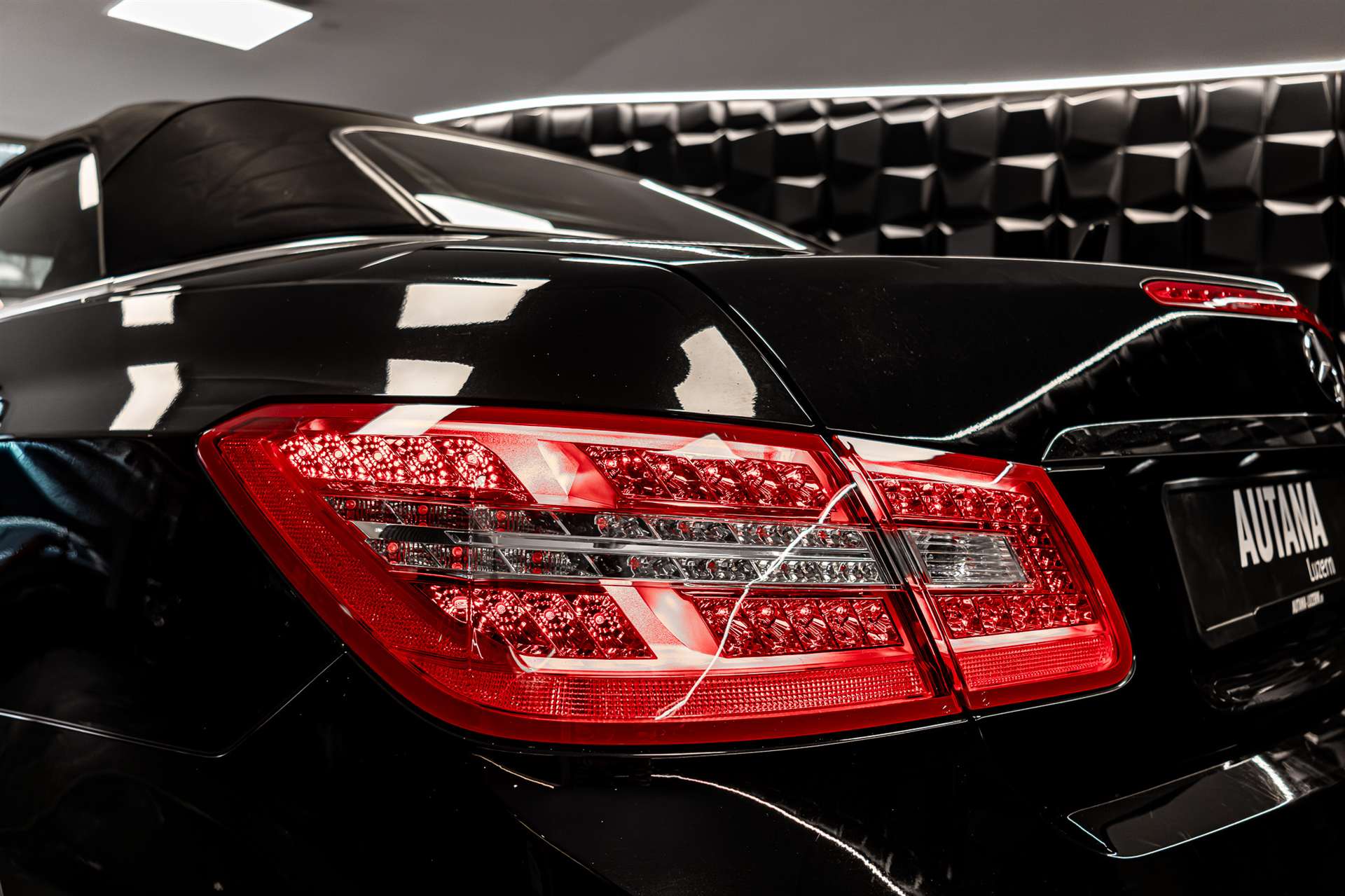 MERCEDES-BENZ E 250 CGI BlueEfficiency 7G-Tronic-image-29