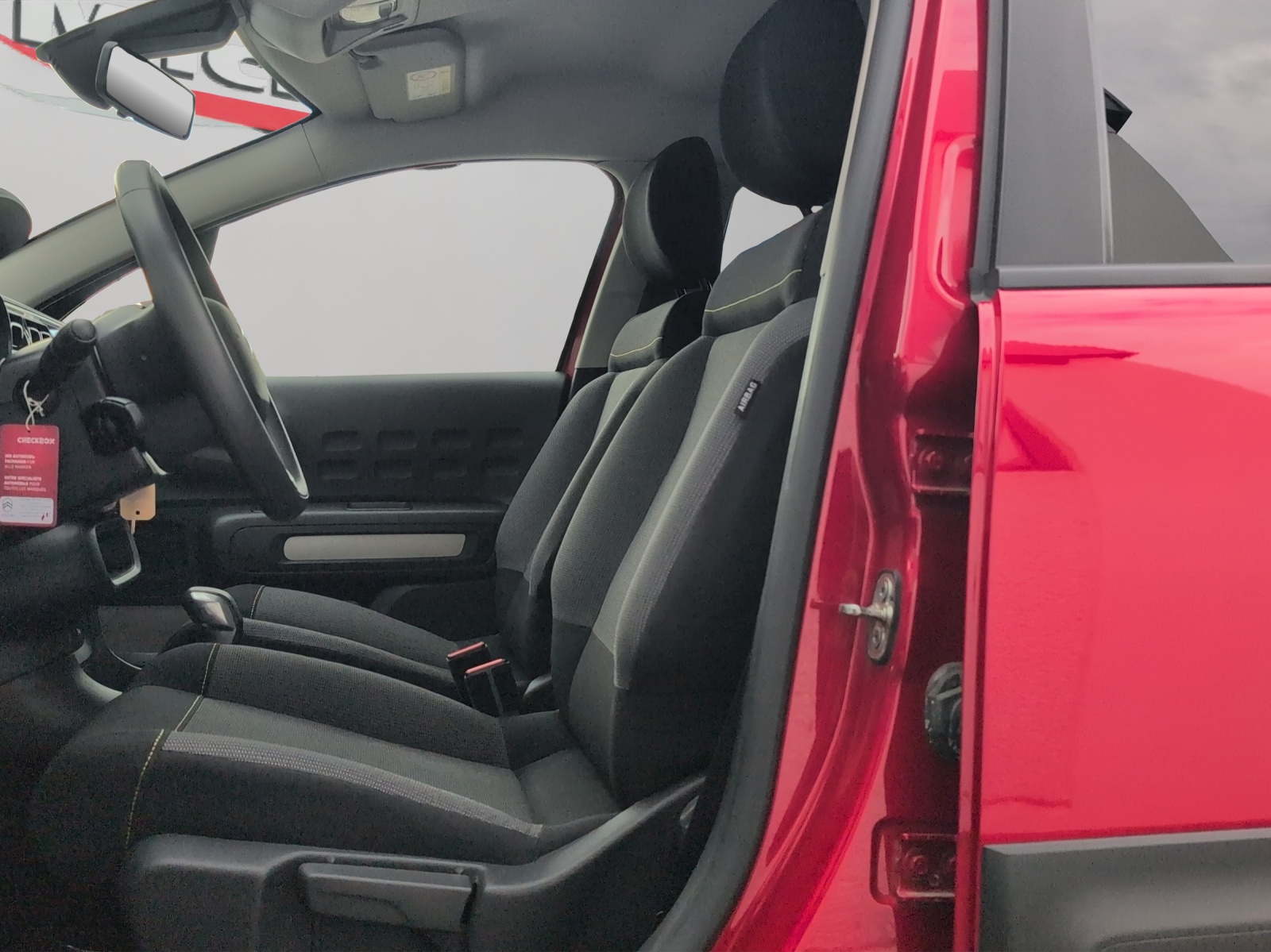 CITROEN C3 1.2i PureTech Swiss Edition EAT6 / Anhängerkupplung abnehmbar / Einparkhilfe hinten / Occasion Garantie Premium-image-8