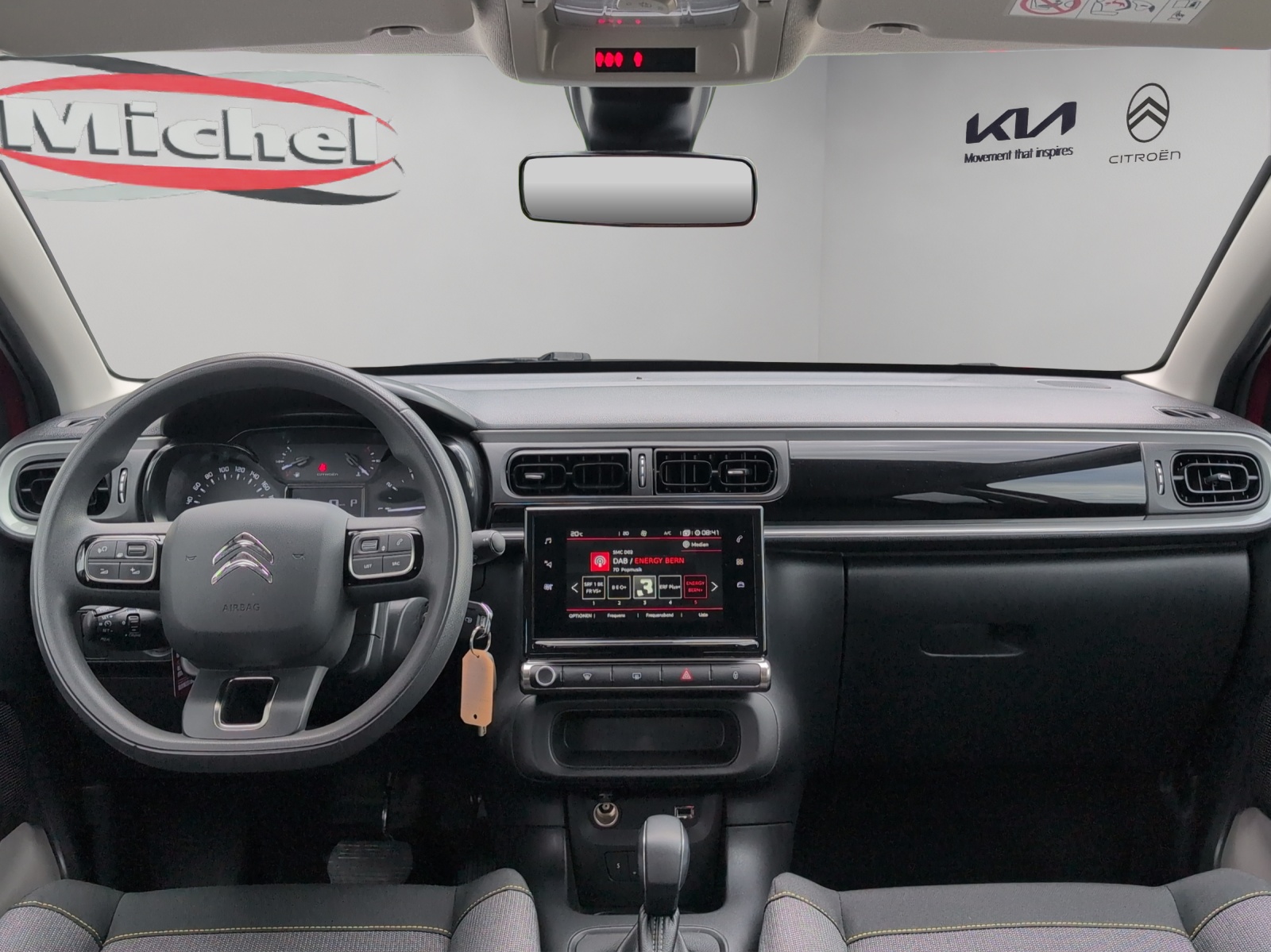 CITROEN C3 1.2i PureTech Swiss Edition EAT6 / Anhängerkupplung abnehmbar / Einparkhilfe hinten / Occasion Garantie Premium-image-9