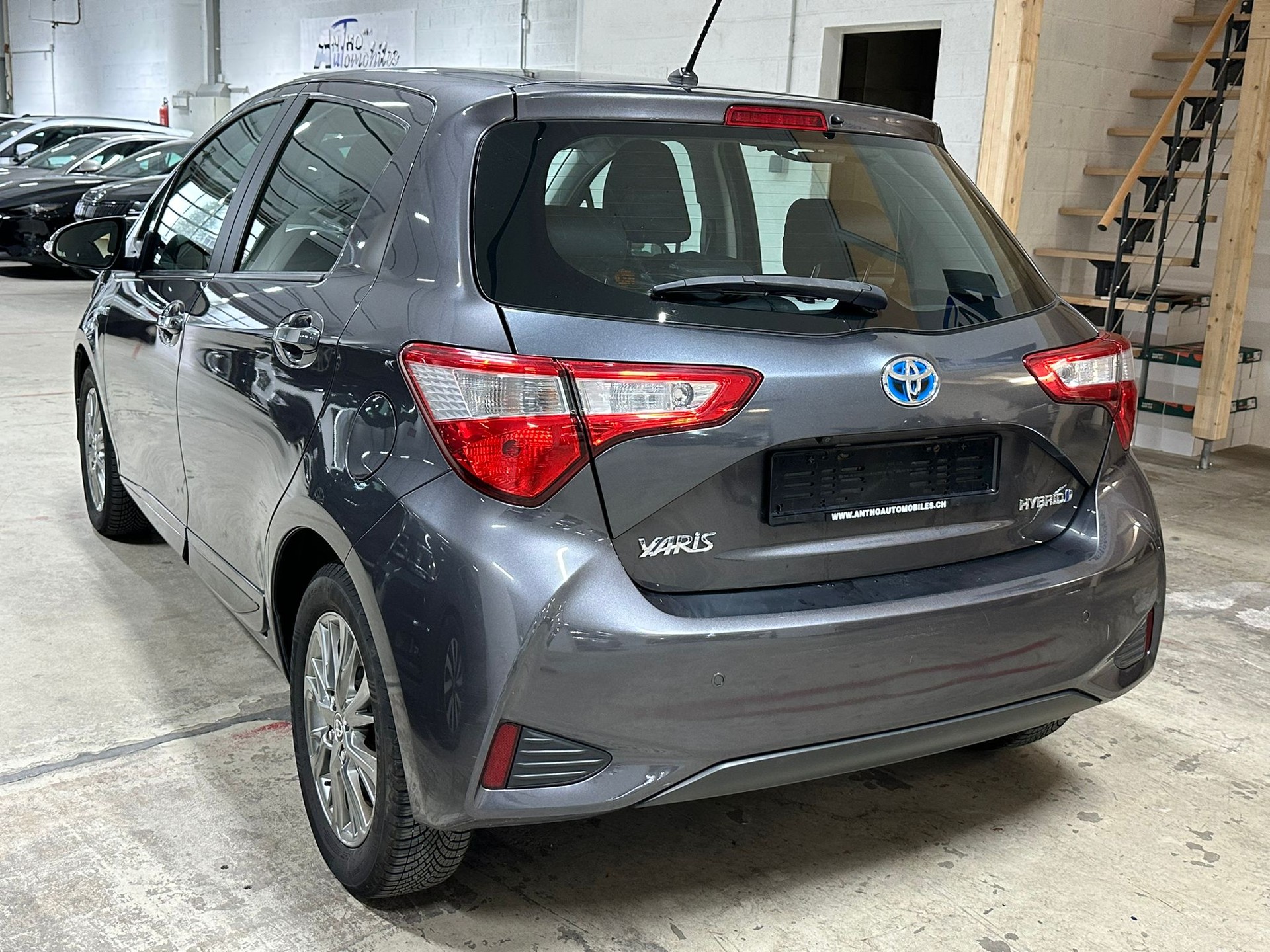 TOYOTA Yaris 1.5 VVT-i Hybrid Comfort e-CVT-image-2