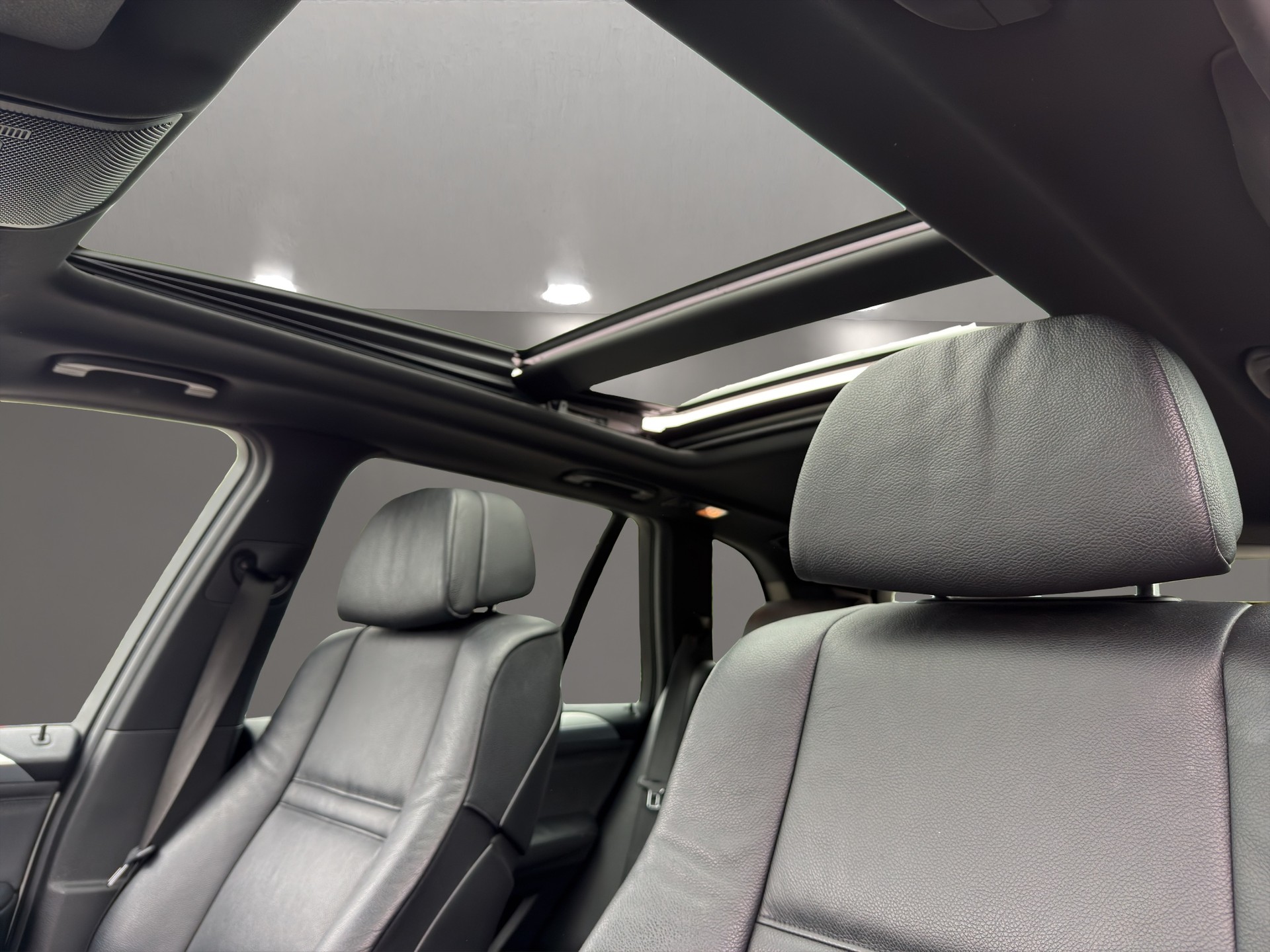 BMW X5 xDrive 35d (3.0sd) Steptronic M-Sport Paket ( Panoramdach )-image-9