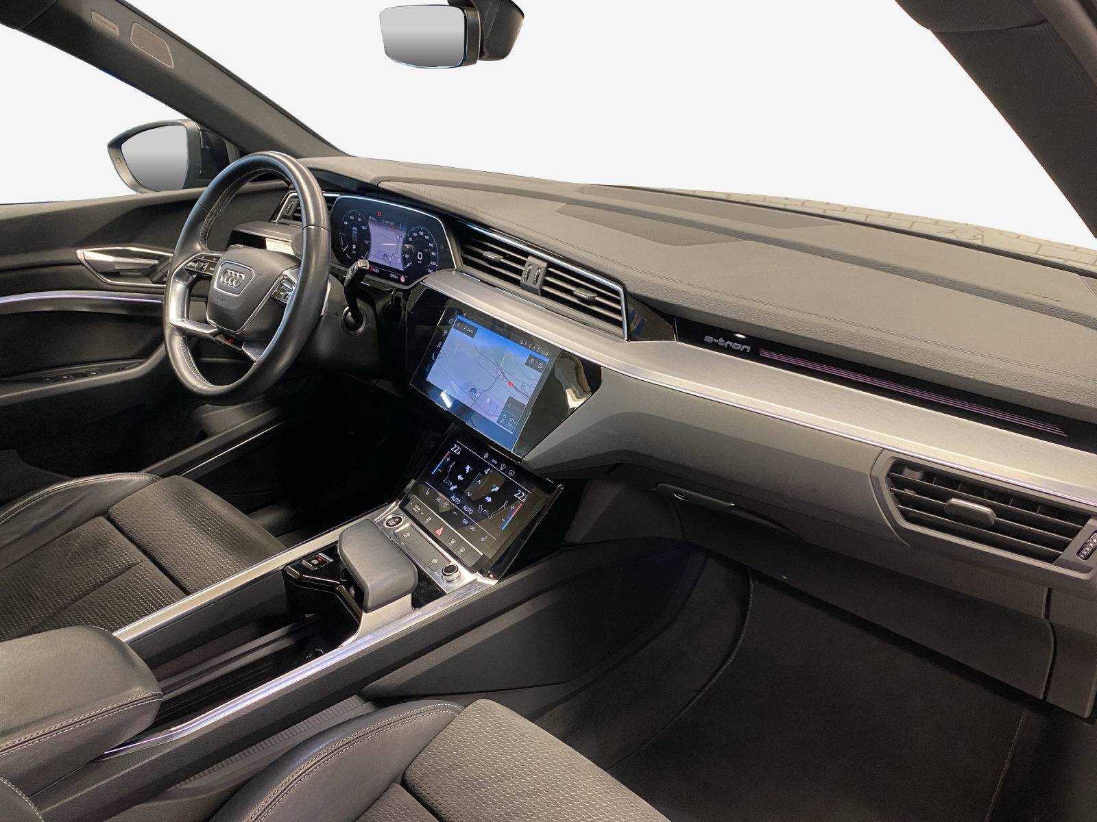 AUDI e-tron 55 Advanced quattro-image-14
