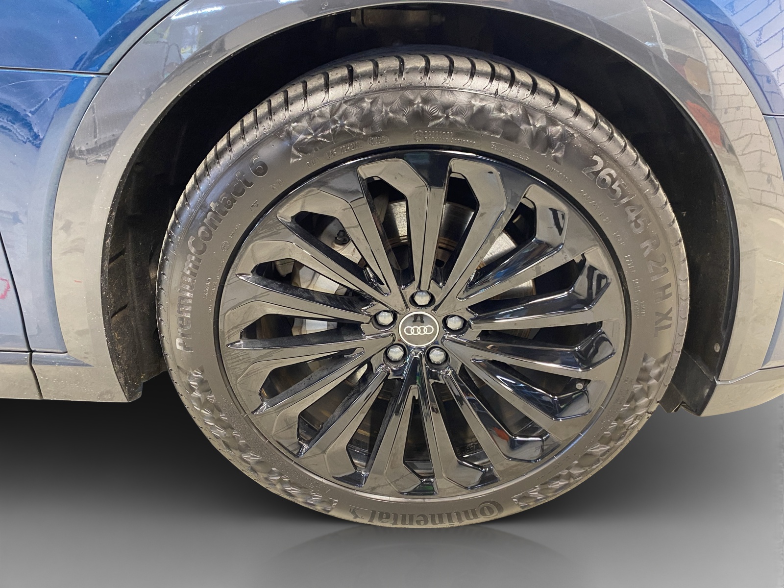 AUDI e-tron 55 Advanced quattro-image-15