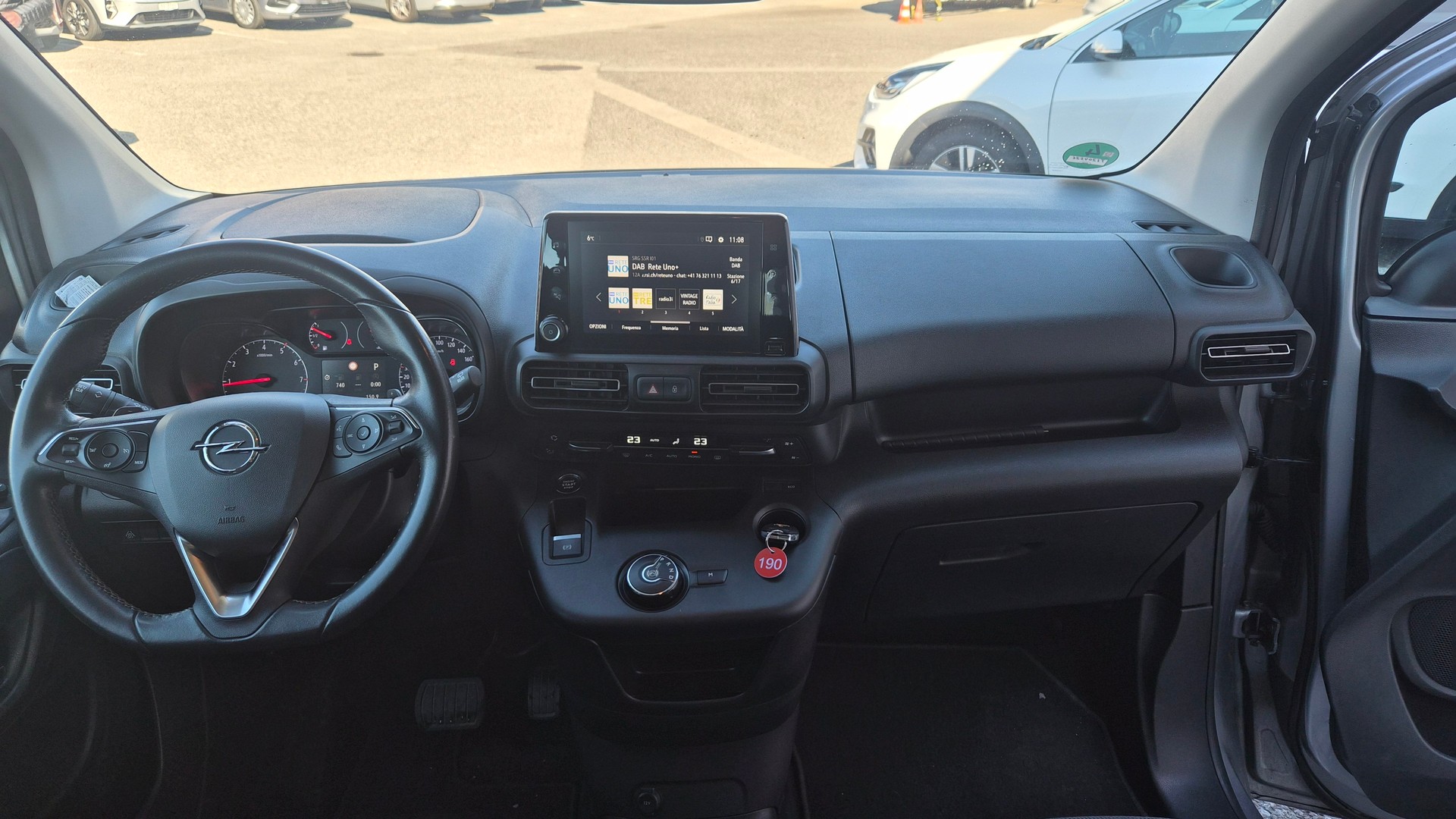 OPEL Combo Life XL 1.2 Edition-image-13