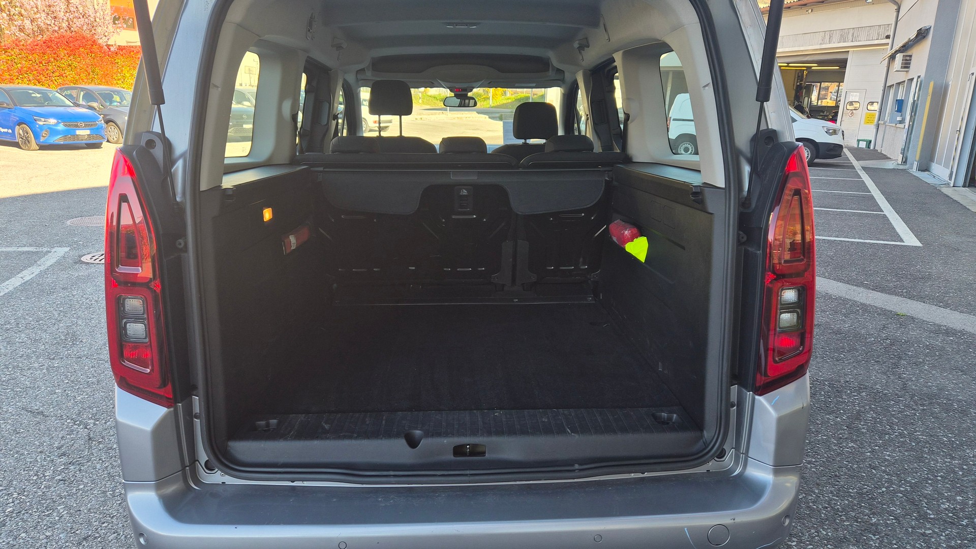 OPEL Combo Life XL 1.2 Edition-image-6