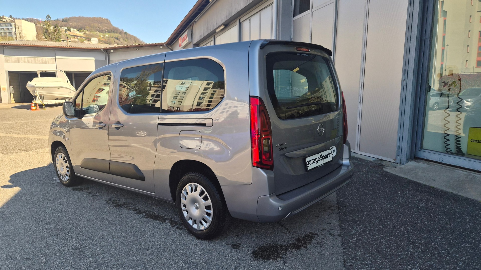 OPEL Combo Life XL 1.2 Edition-image-4