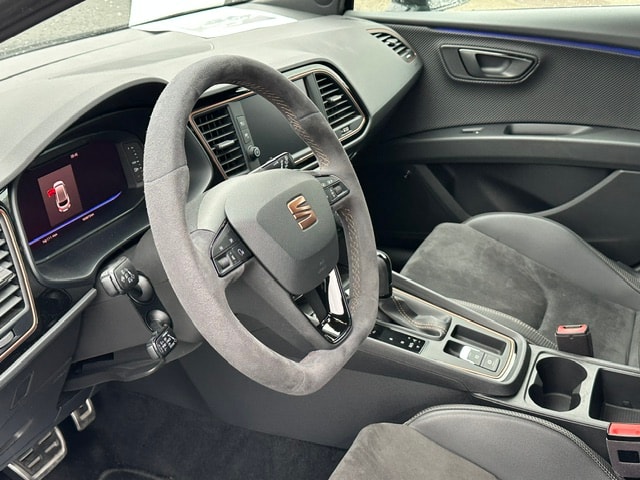 SEAT Leon ST 2.0TSI Cupra R 300 4 Drive DSG-image-3