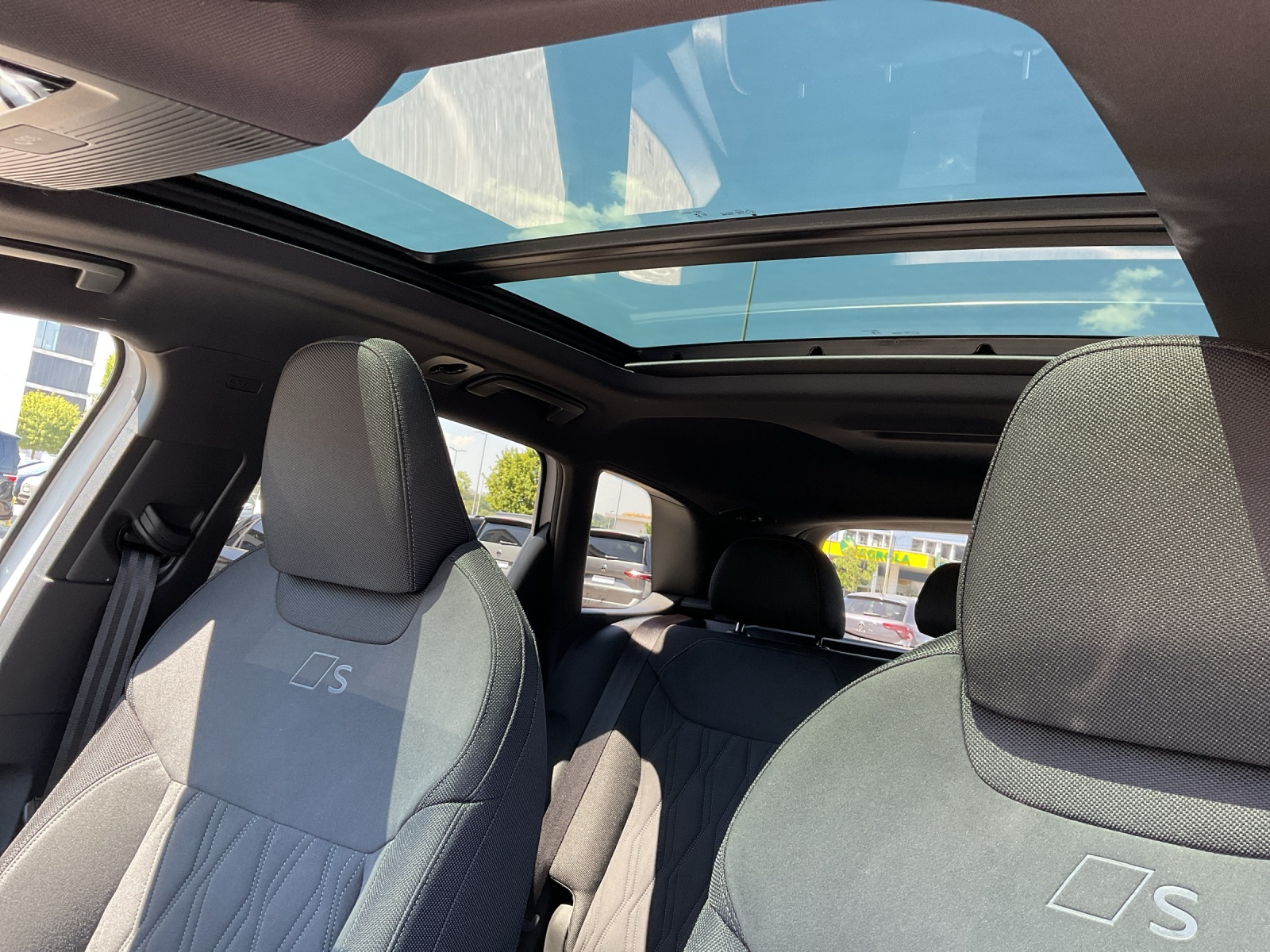 AUDI Q3 SUV TFSI quattro 195 kW S tronic-image-14