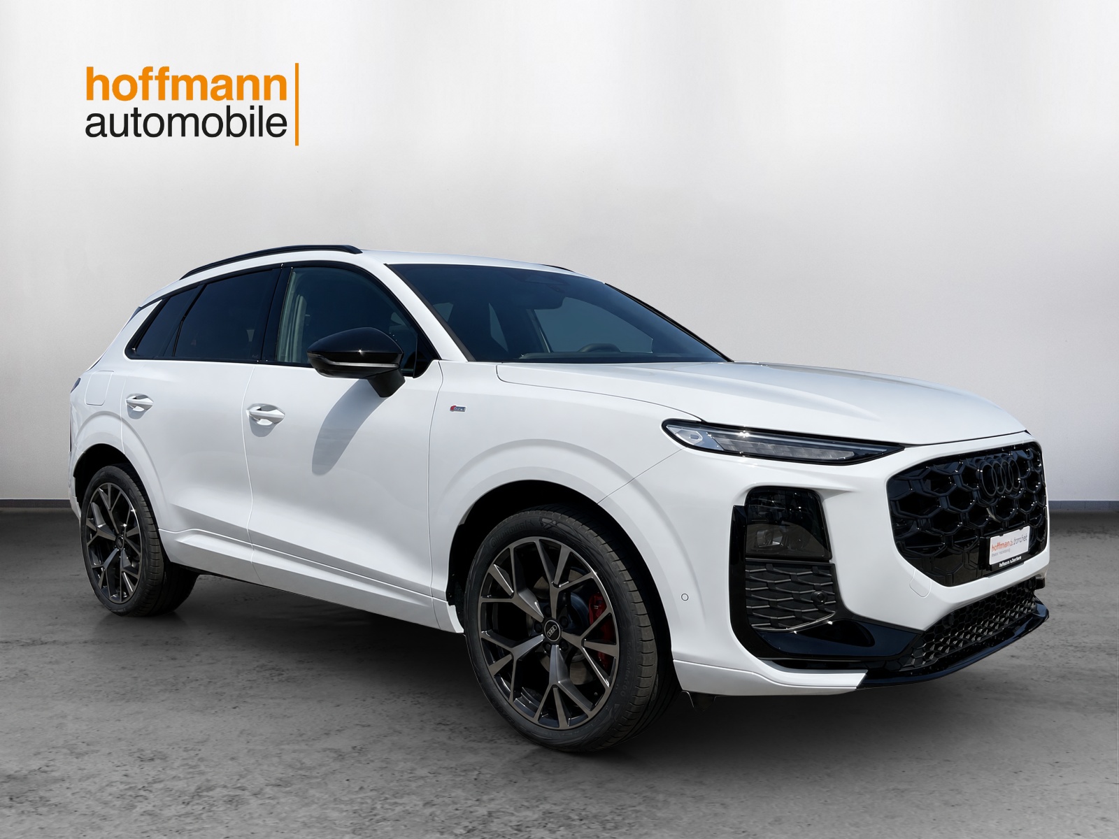 AUDI Q3 SUV TFSI quattro 195 kW S tronic-image-2