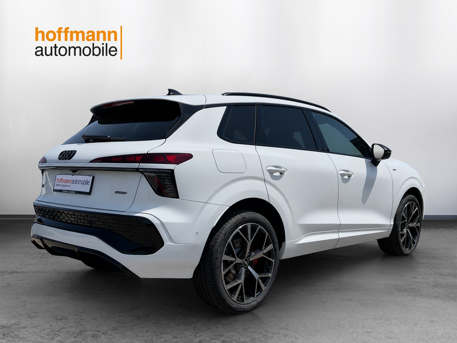 AUDI Q3 SUV TFSI quattro 195 kW S tronic-image-3