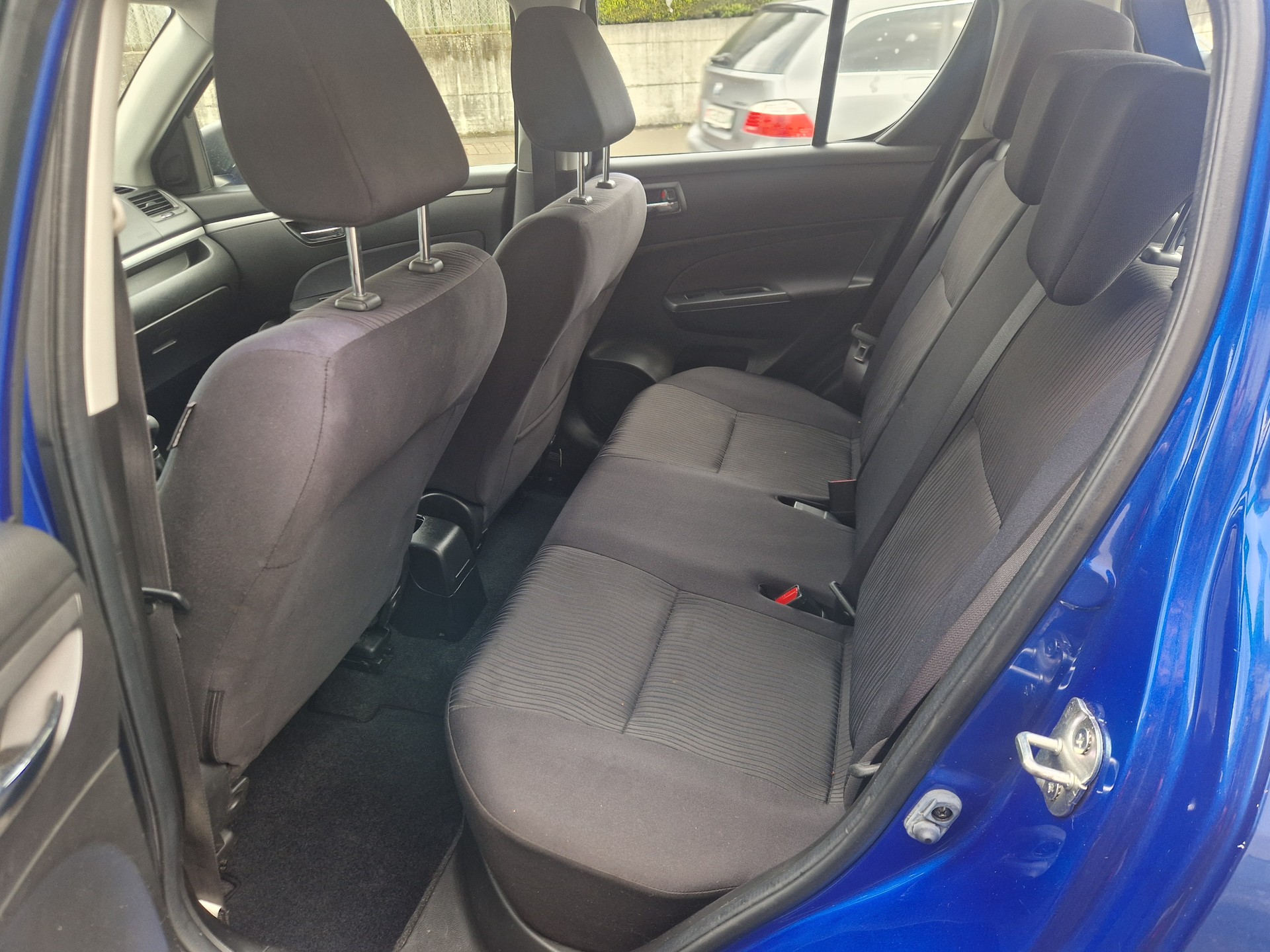 SUZUKI Swift 1.2i 16V GL 4x4-image-4