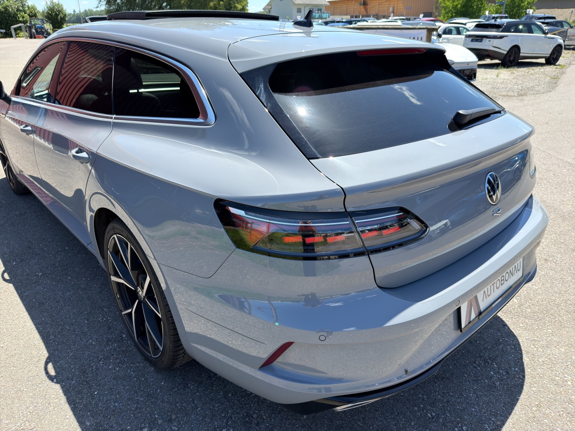 VW Arteon Shooting Brake 2.0 TSI R DSG 4m Schiebedach-image-30