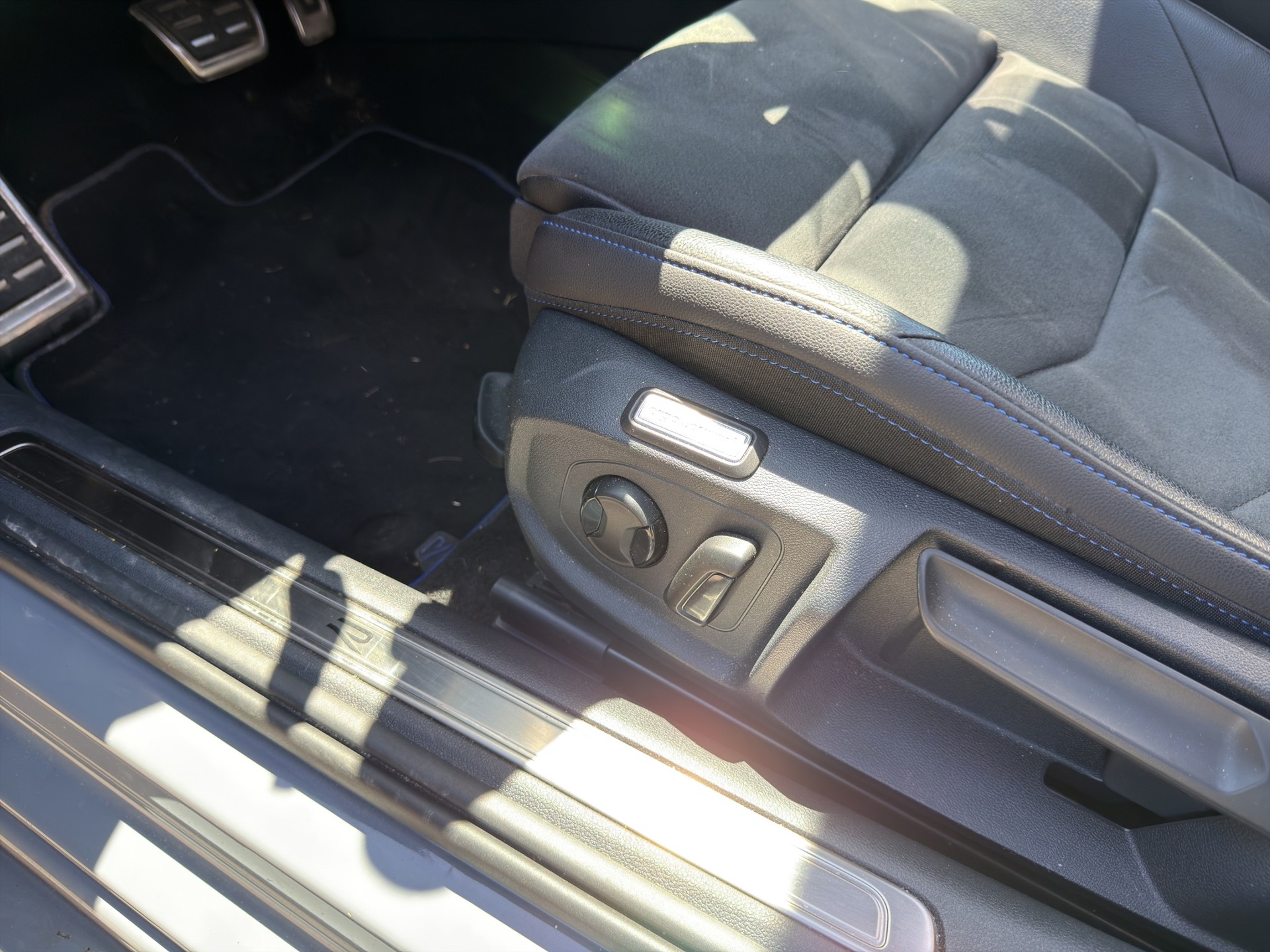 VW Arteon Shooting Brake 2.0 TSI R DSG 4m Schiebedach-image-37