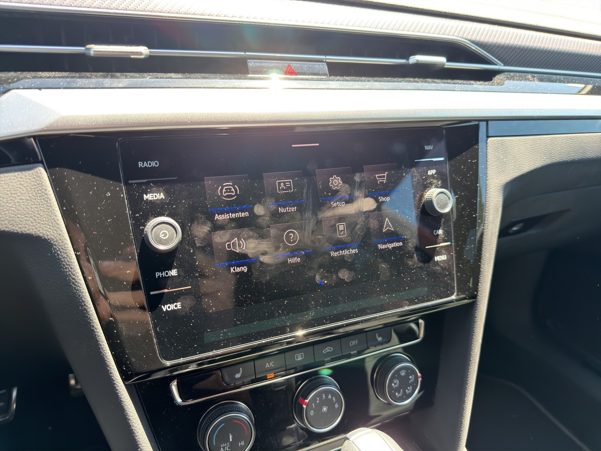 VW Arteon Shooting Brake 2.0 TSI R DSG 4m Schiebedach-image-22
