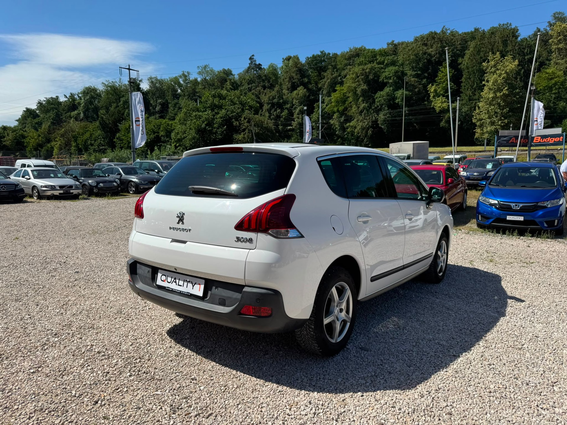 PEUGEOT 3008 1.2 Business Line-image-4