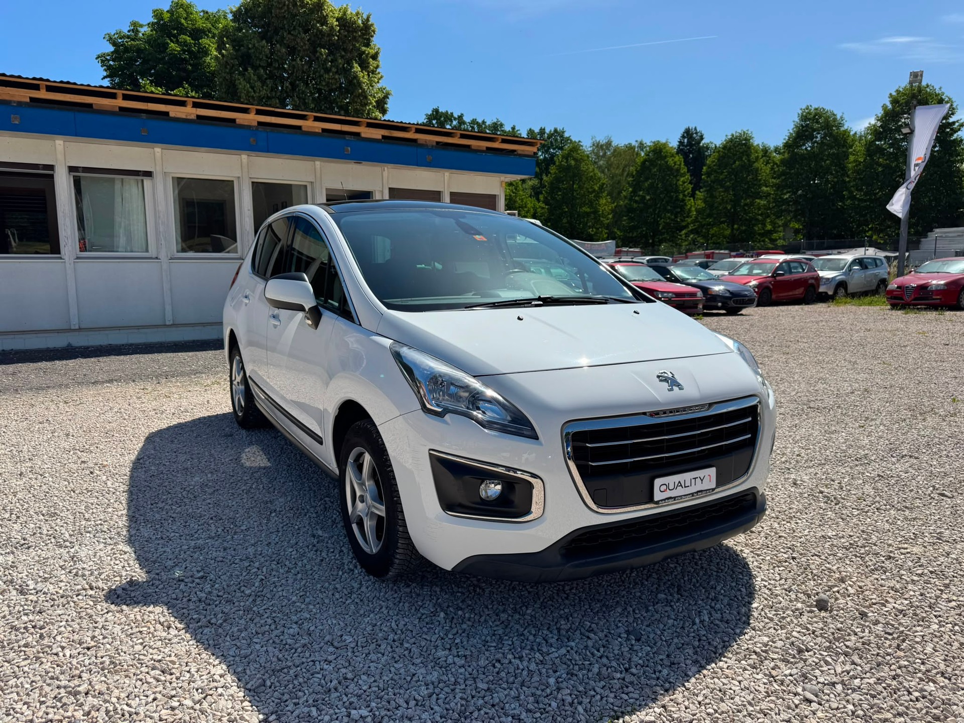 PEUGEOT 3008 1.2 Business Line-image-2