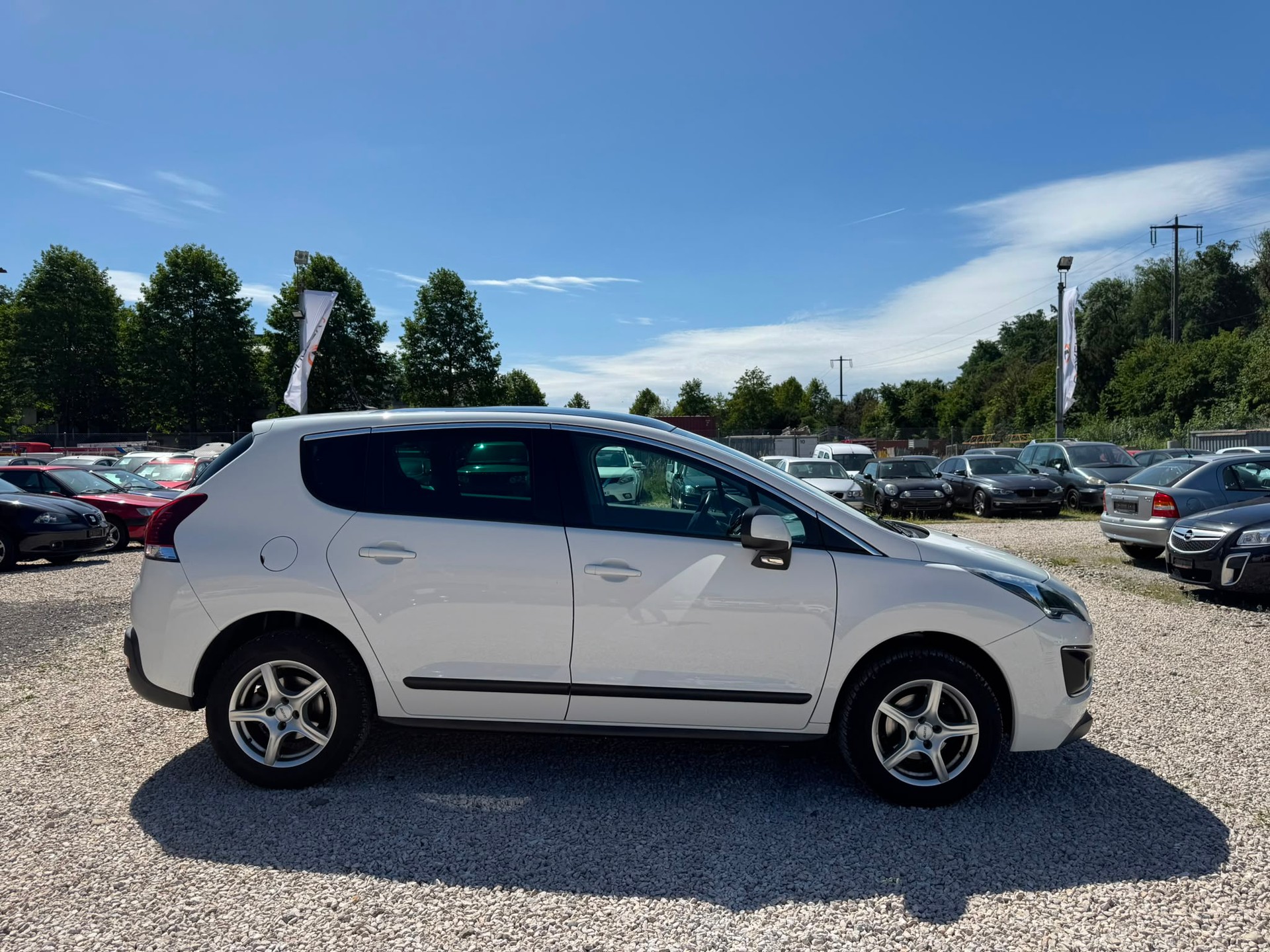 PEUGEOT 3008 1.2 Business Line-image-3
