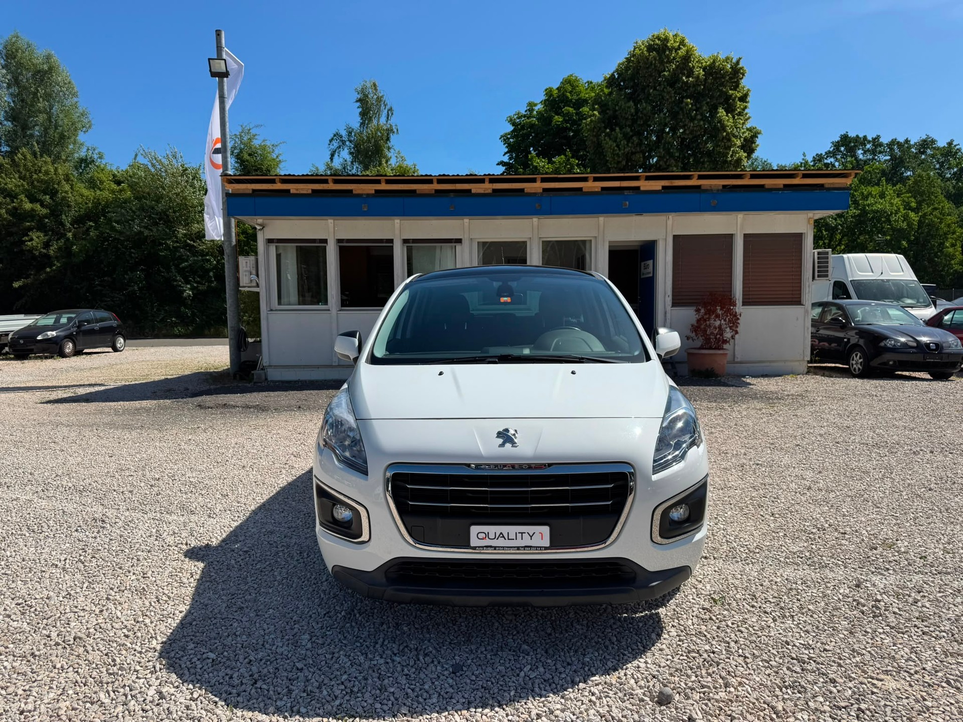 PEUGEOT 3008 1.2 Business Line-image-0