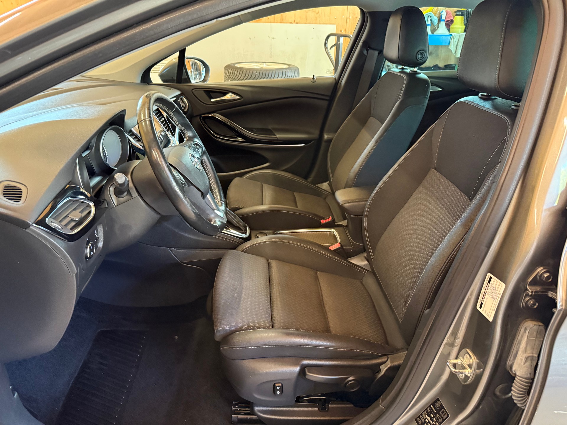 OPEL Astra Sports Tourer 1.6 CDTi ecoF Excellence Autom-image-6