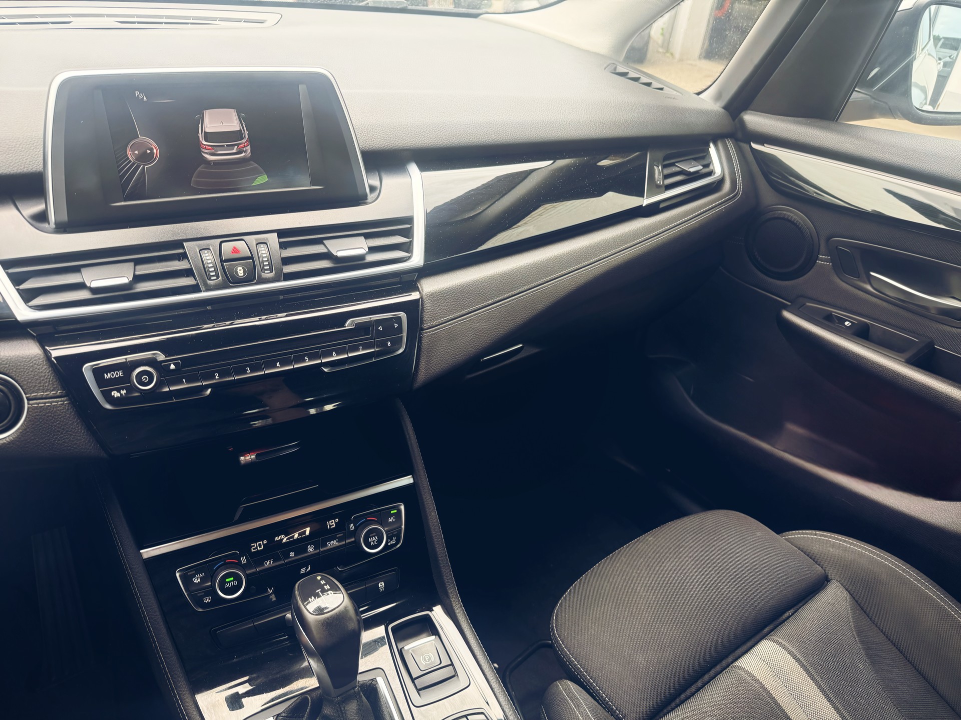 BMW 218i Active Tourer Sport Line Steptronic-image-8