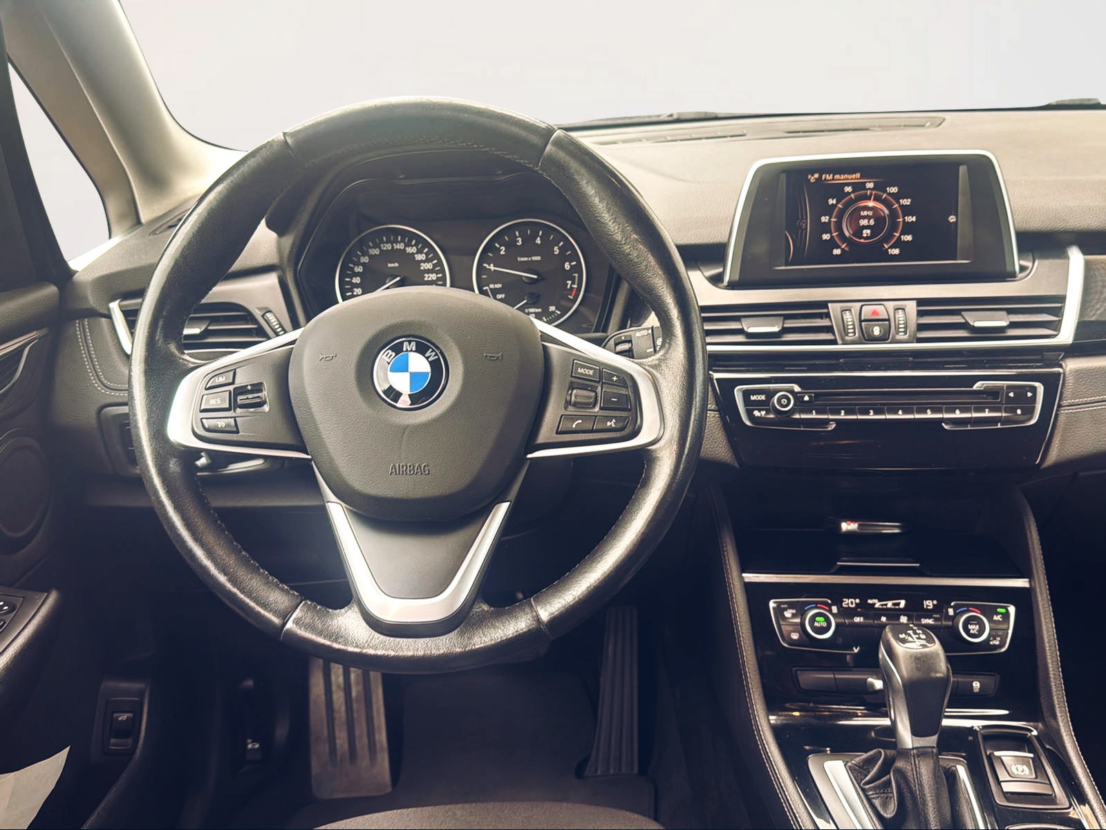 BMW 218i Active Tourer Sport Line Steptronic-image-6