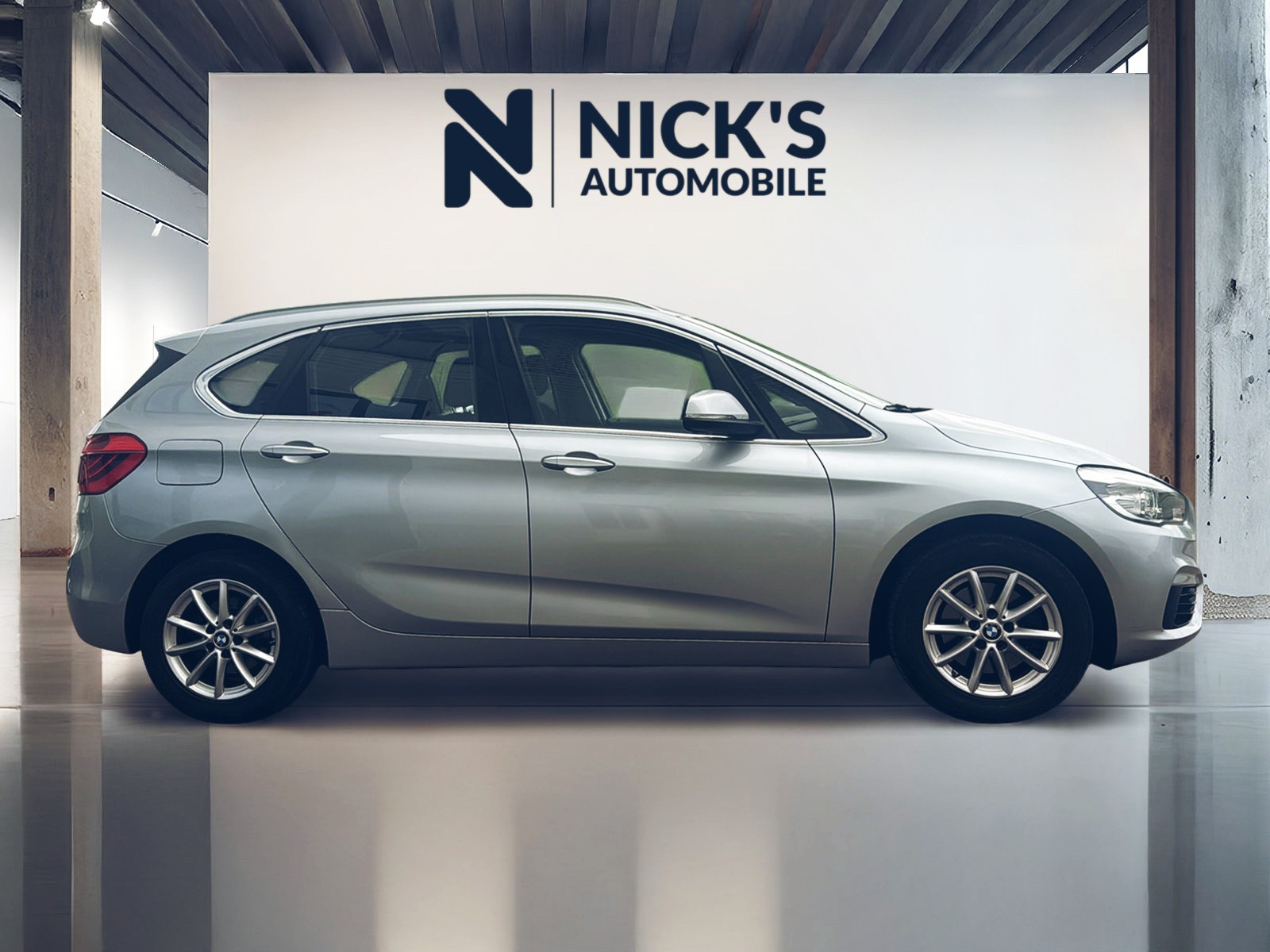 BMW 218i Active Tourer Sport Line Steptronic-image-5