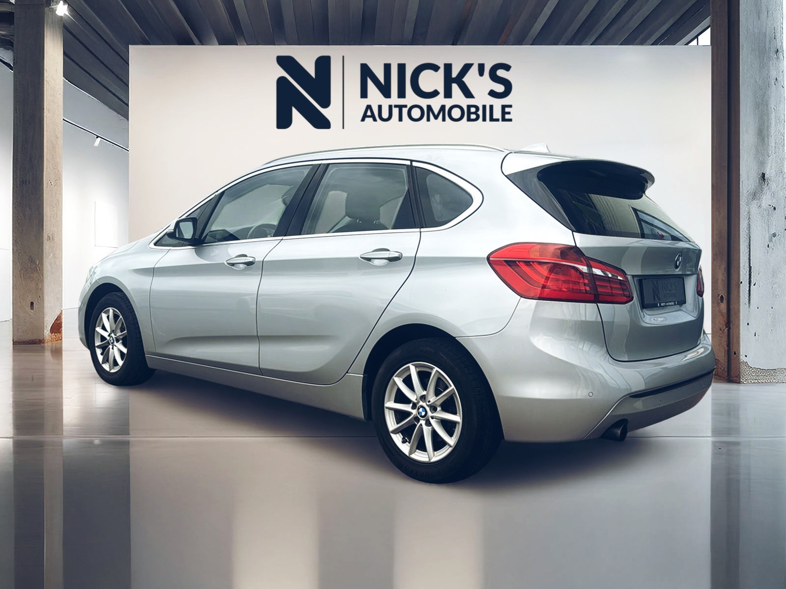 BMW 218i Active Tourer Sport Line Steptronic-image-1