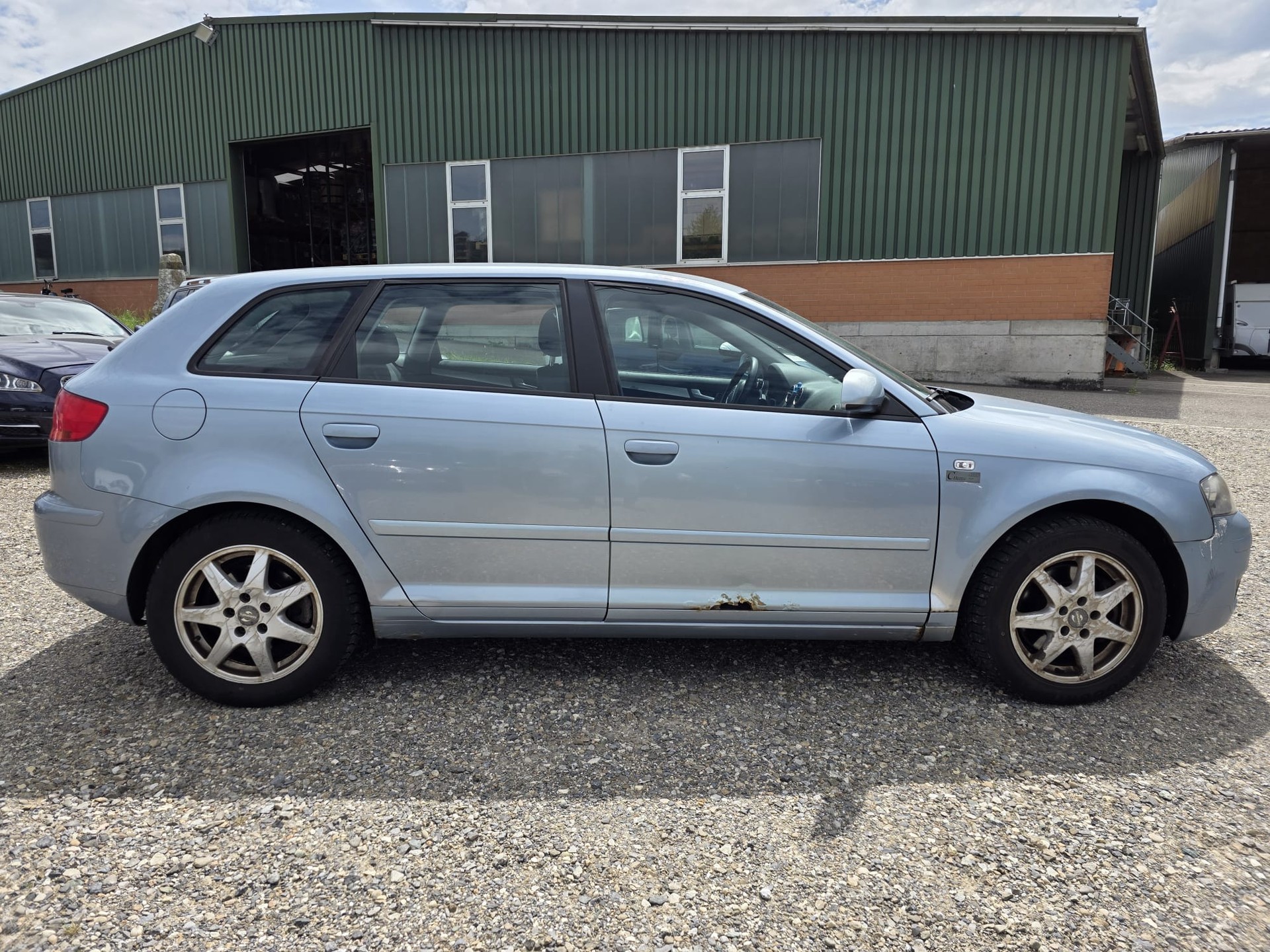 AUDI A3 Sportback 2.0 Turbo FSI Ambition S-tronic-image-8